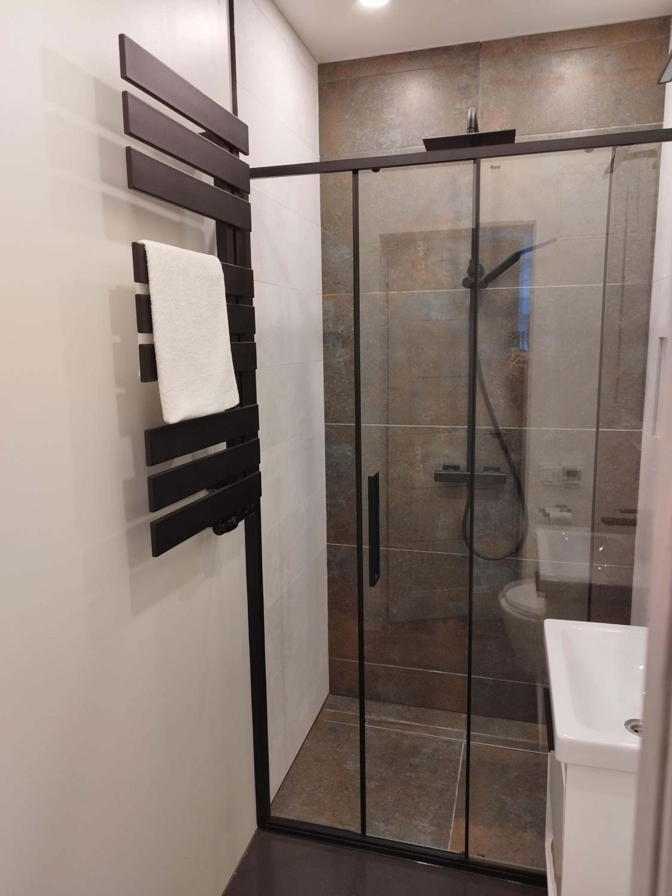 One-Bedroom Apartment - Photo 11