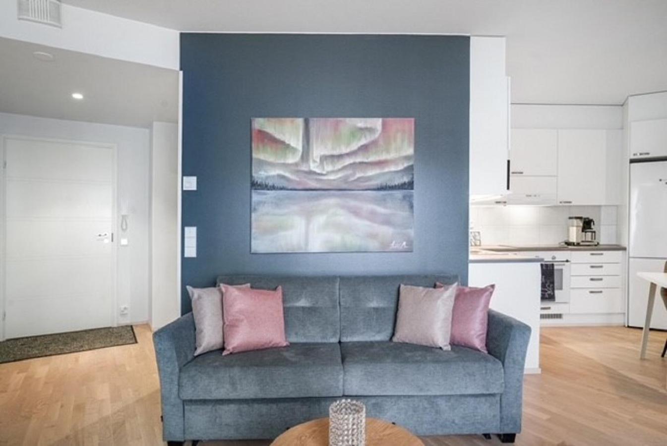 One-Bedroom Apartment - Photo 8