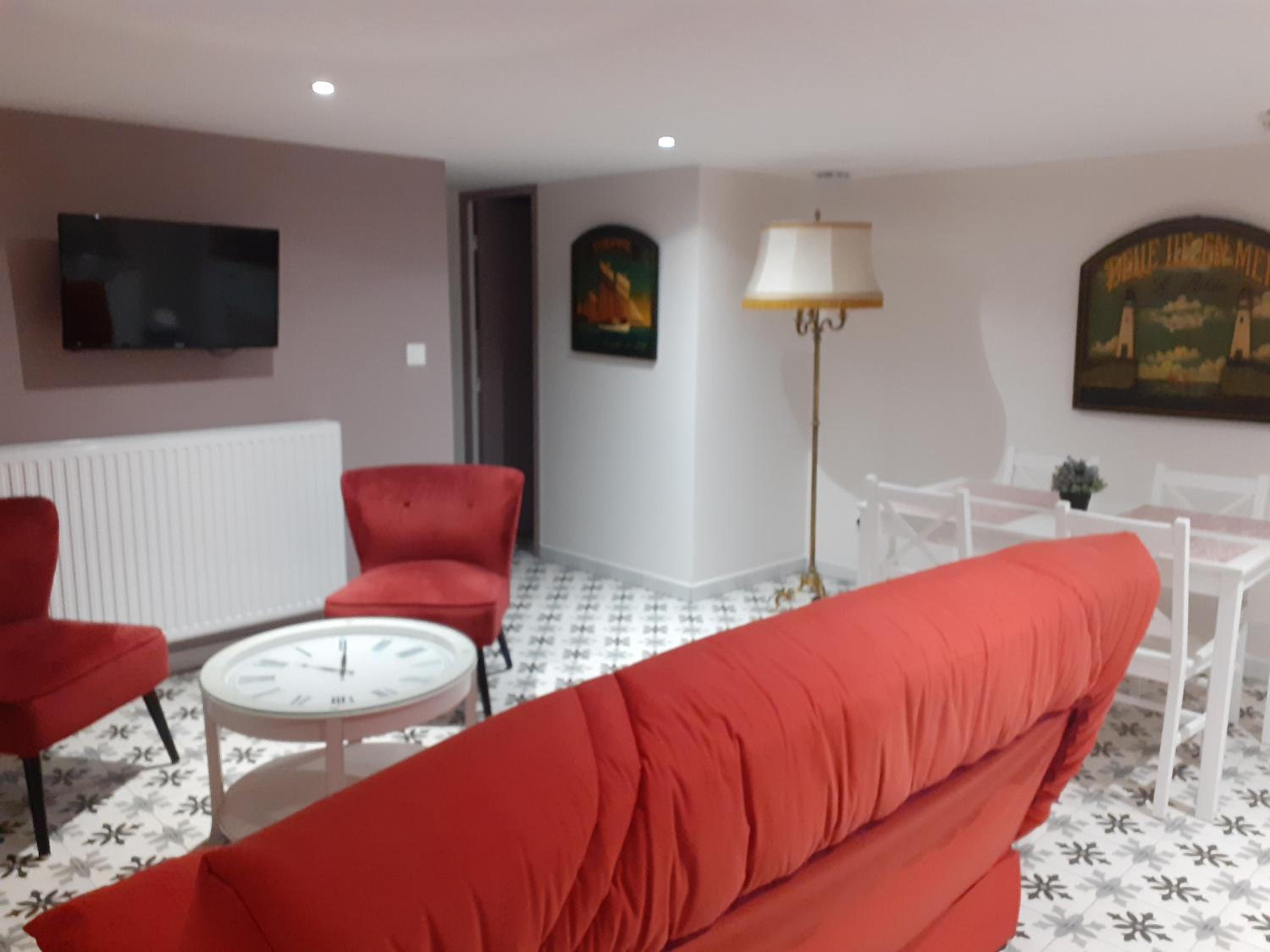 One-Bedroom Standard Apartment