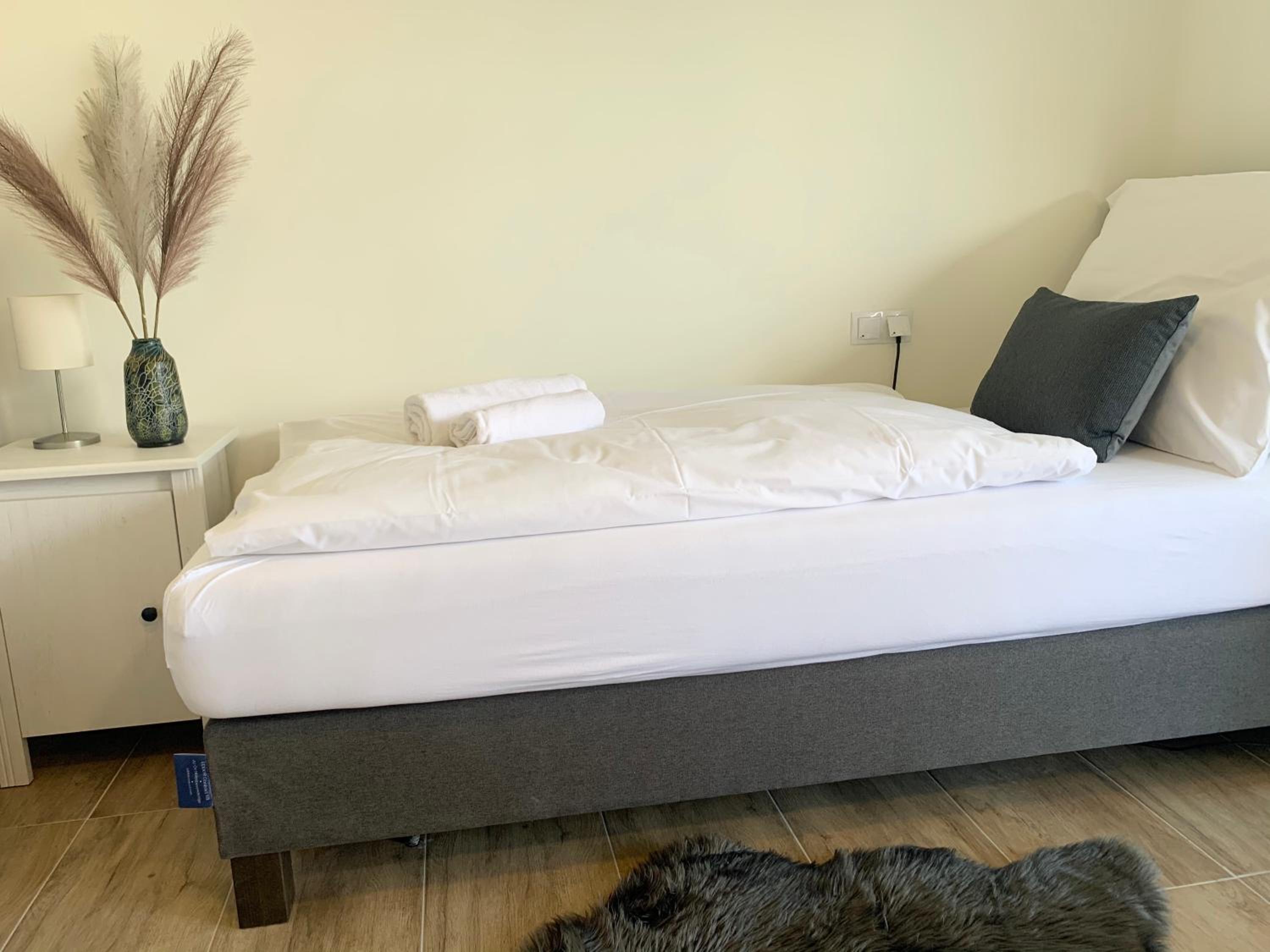 Studio Apartment - Photo 4