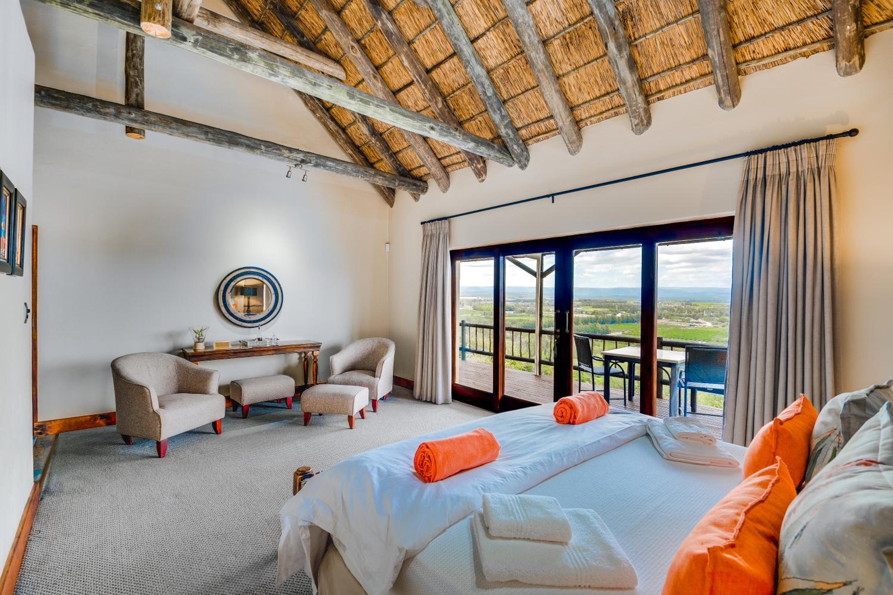 Luxury Family Room - Photo 9