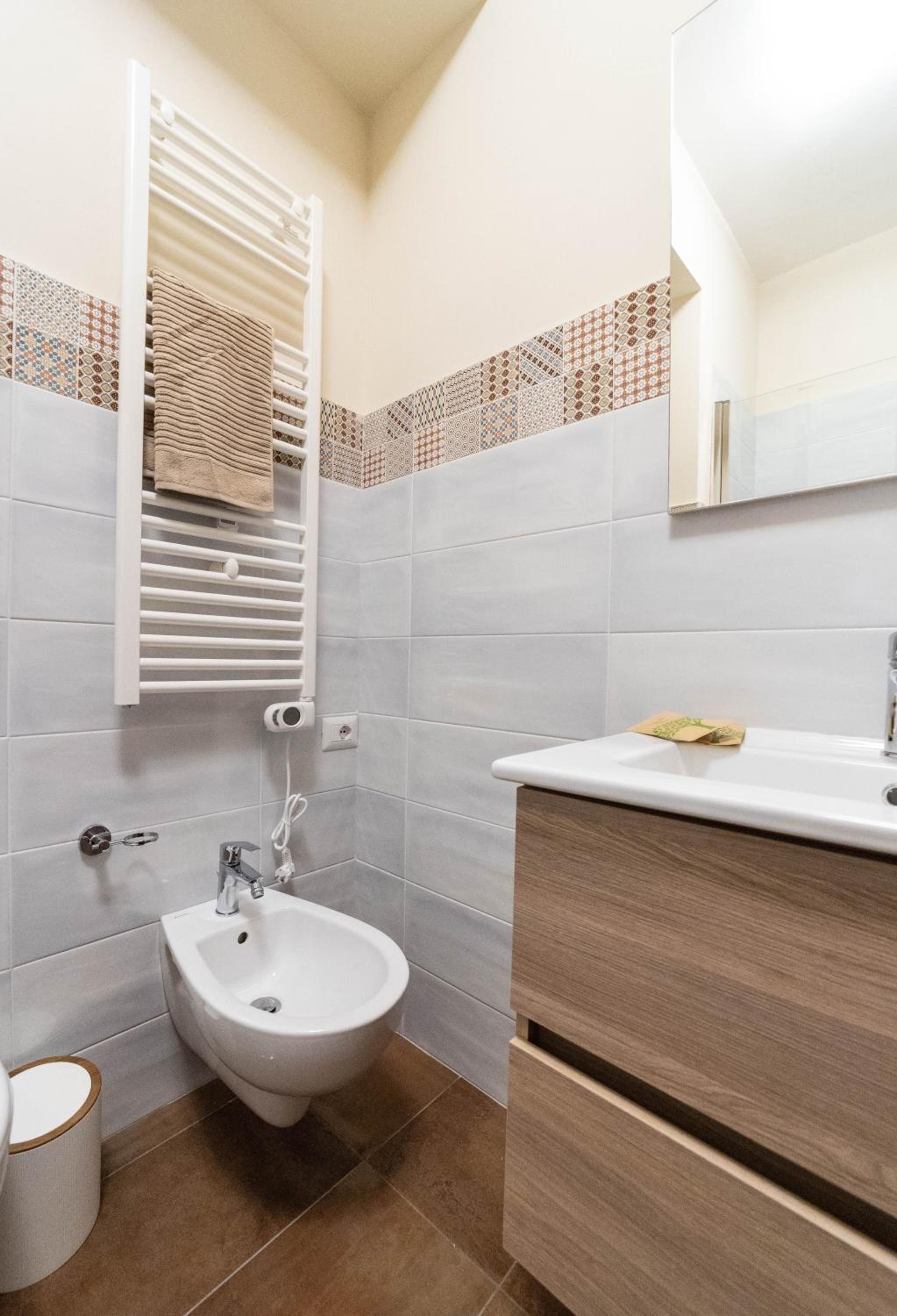 Double Room with Private Bathroom - Photo 4