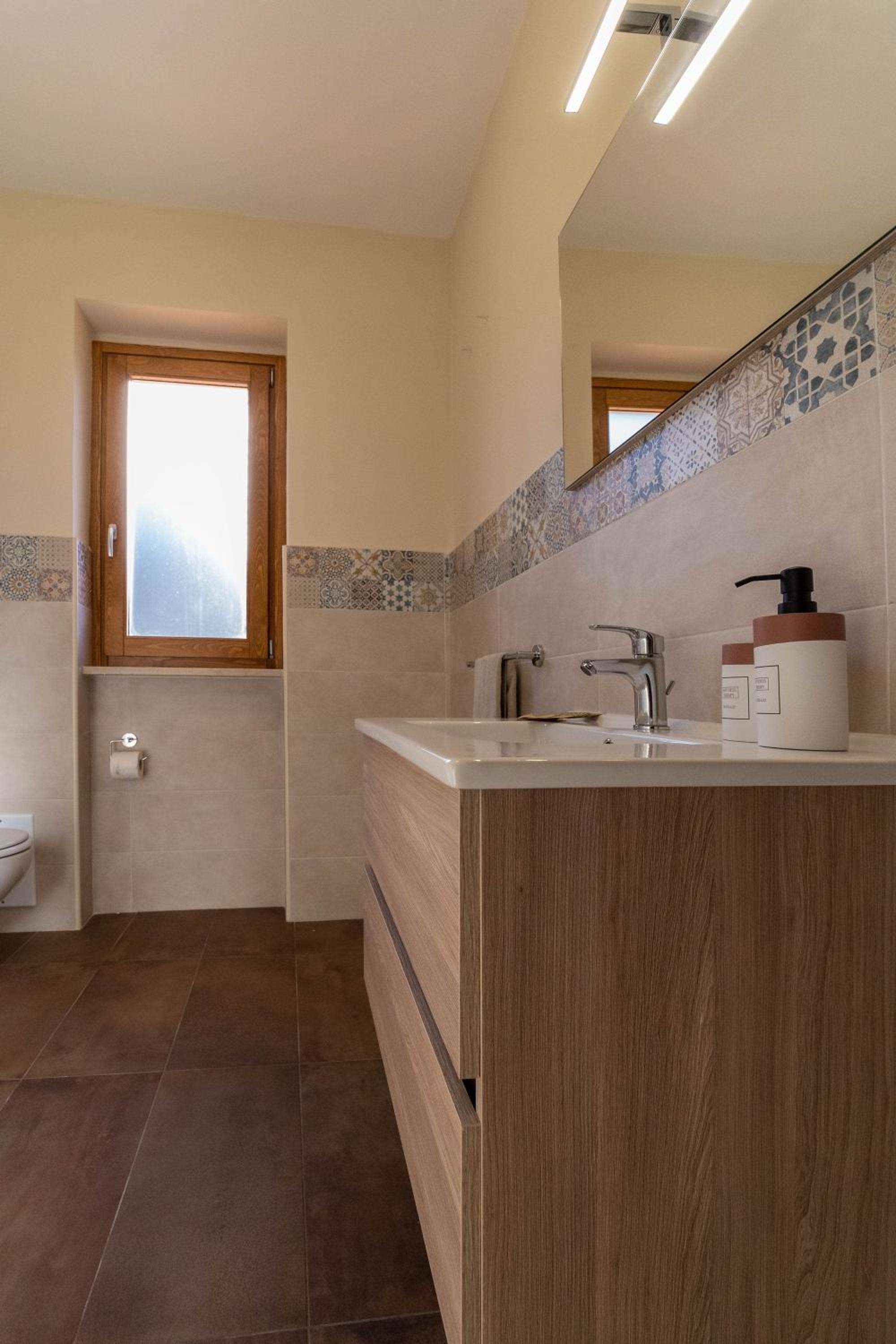 Deluxe Triple Room - Photo 10