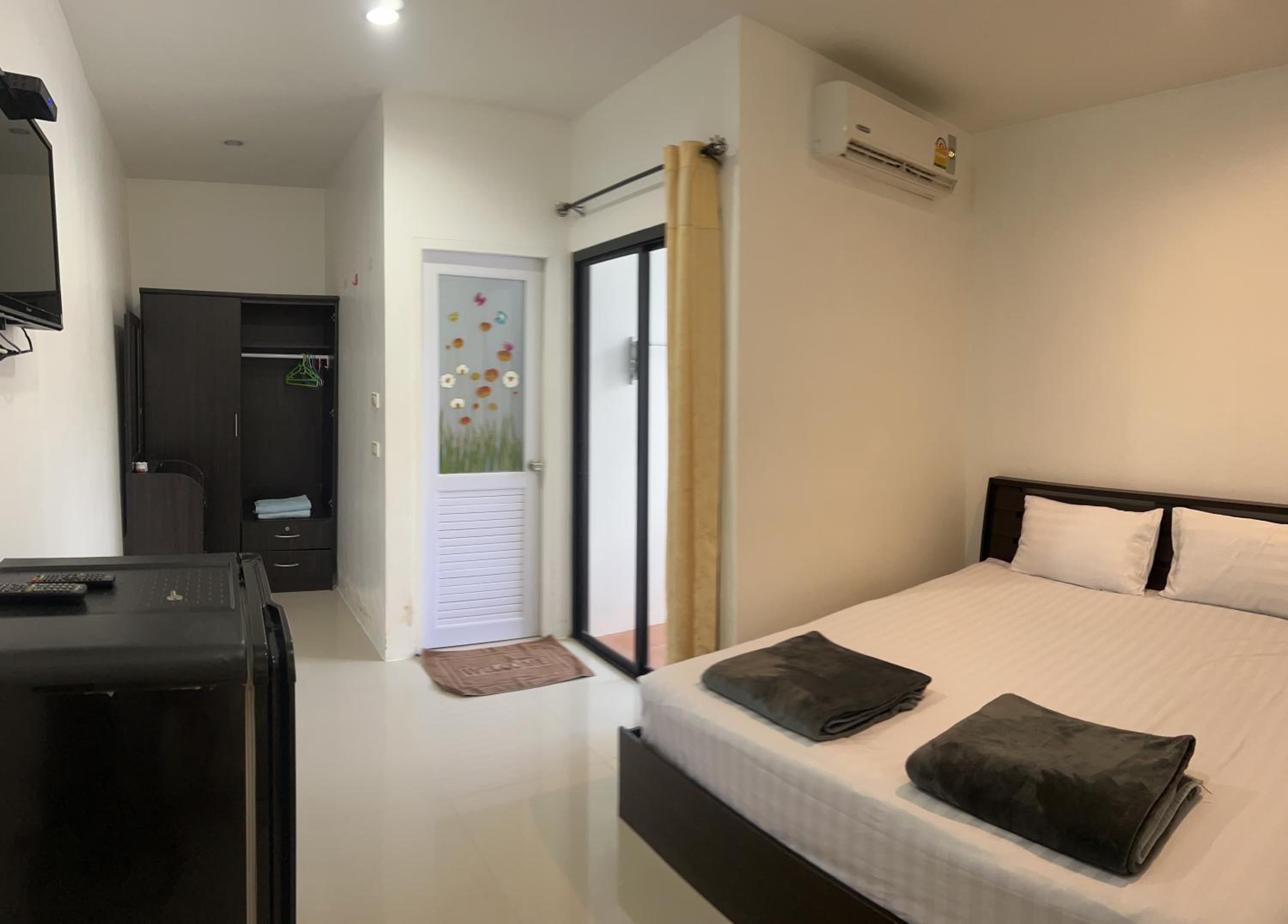 Standard King Room photo 2