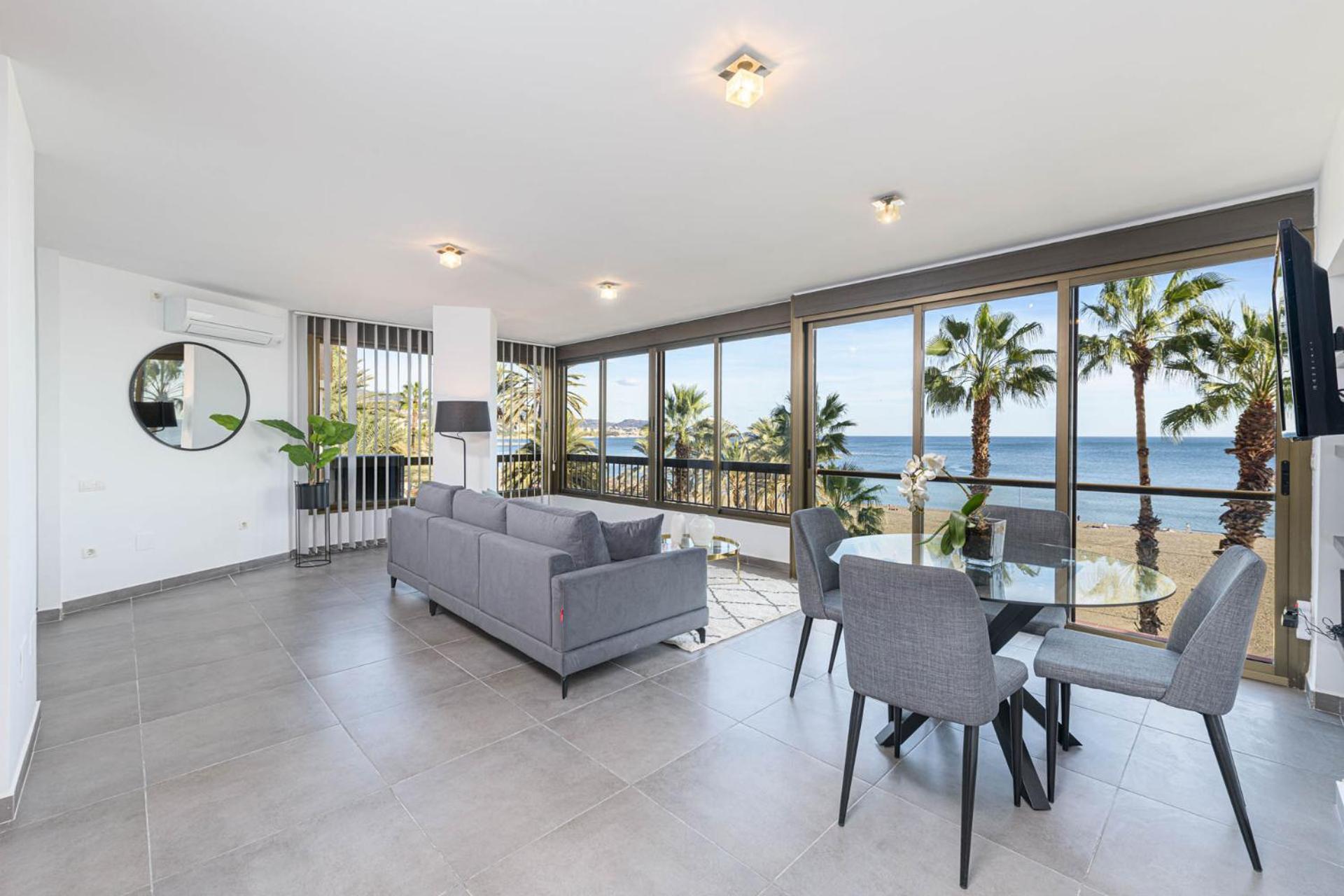 Apartamento con vista al mar