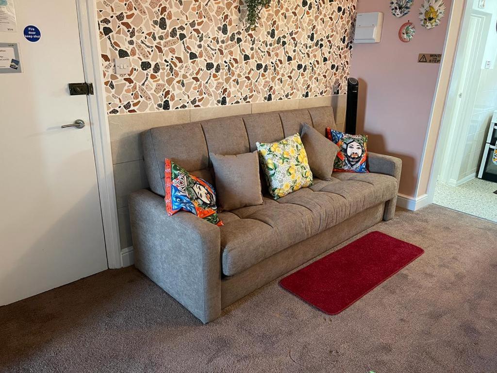 One-Bedroom Apartment photo 3