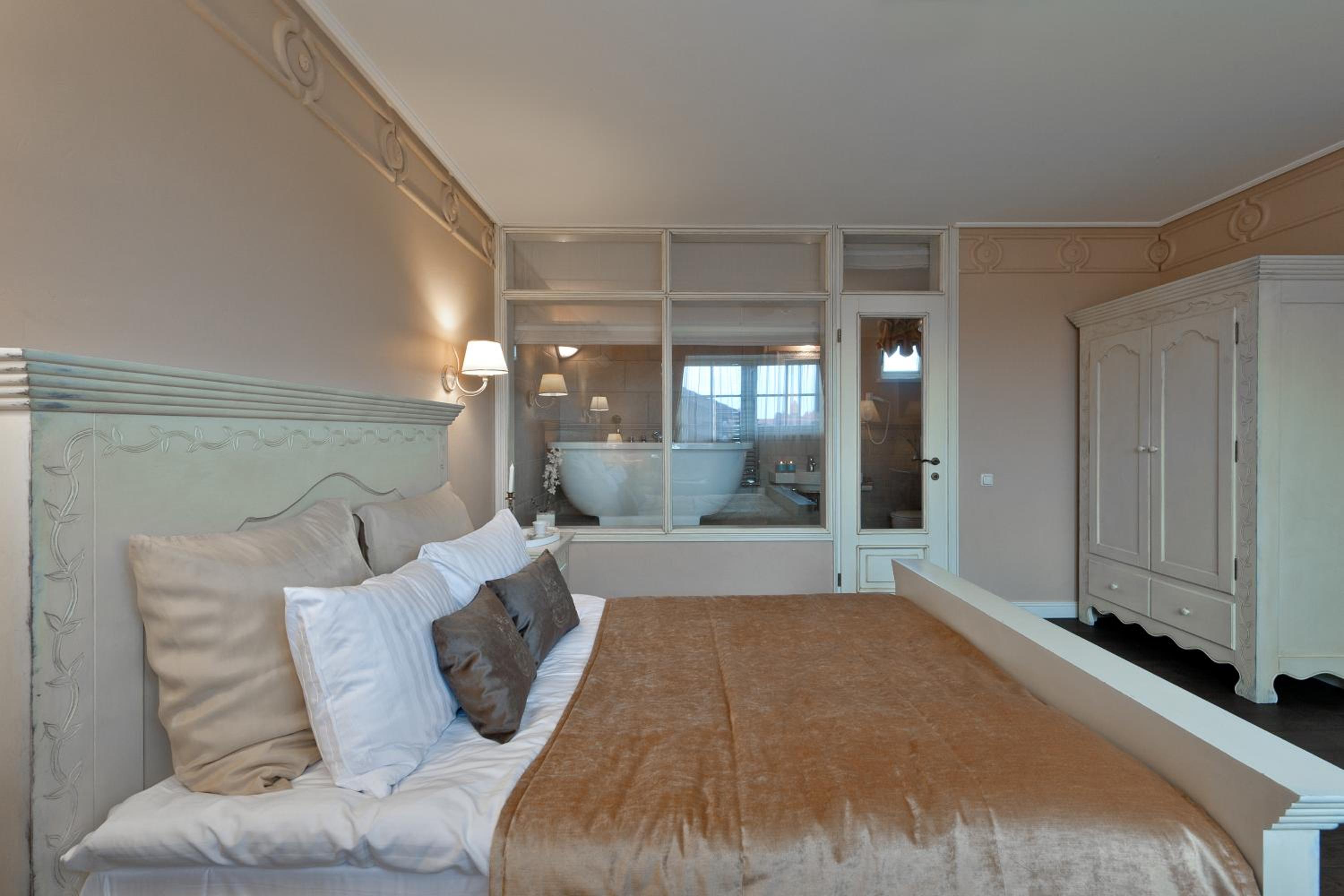 Deluxe Double Room - Photo 14