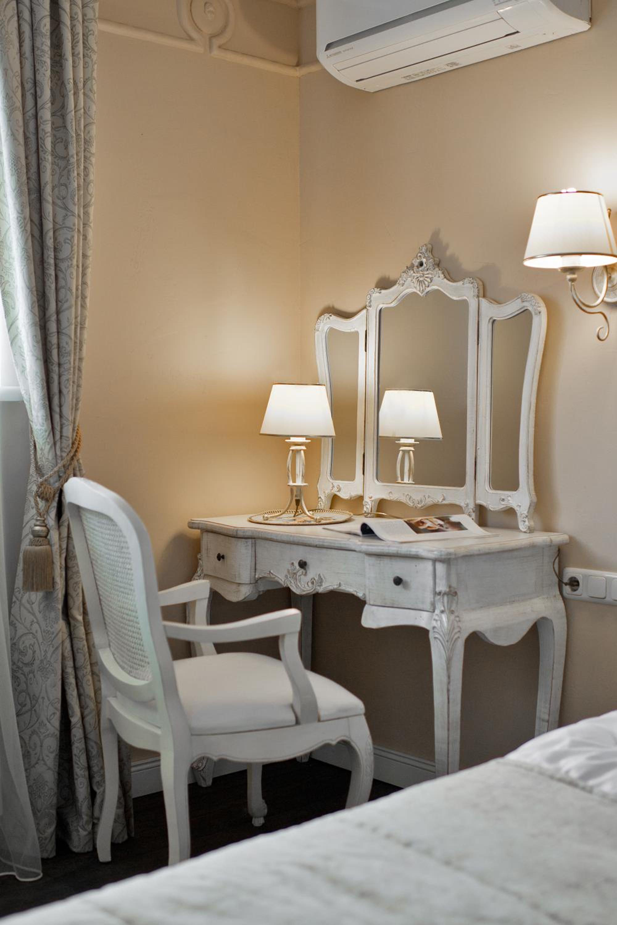 Deluxe Double Room - Photo 15