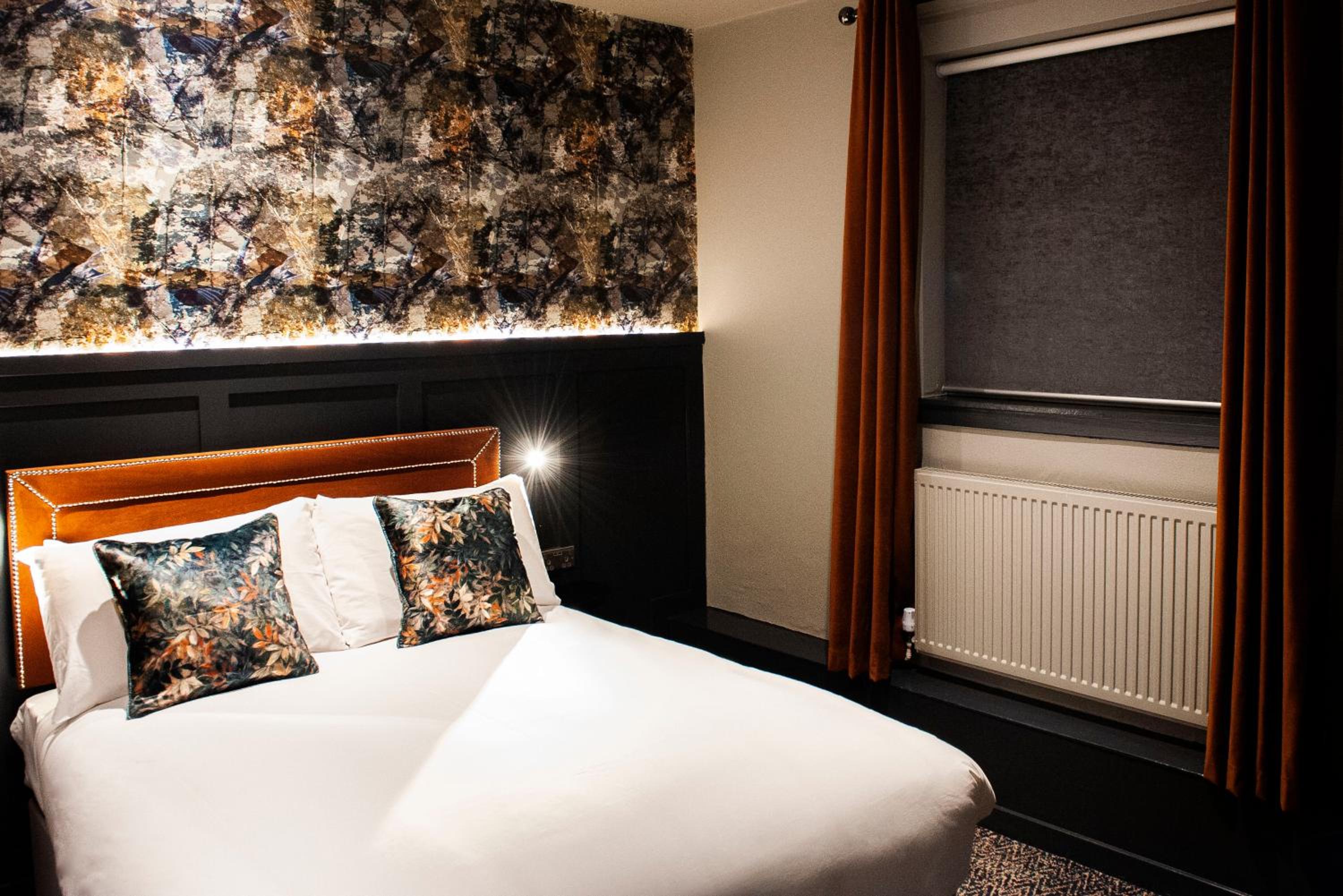Double Room - Photo 11