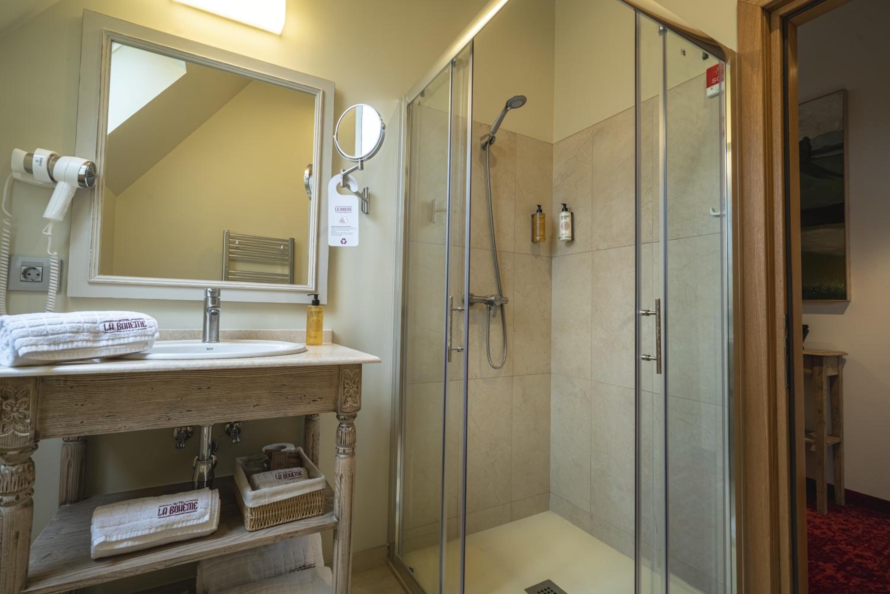 Superior Double Room - Photo 9