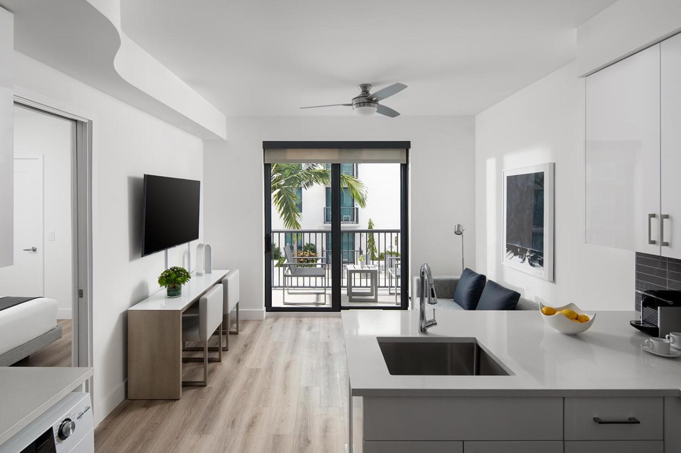 One-Bedroom Suite Accessible - Photo 10