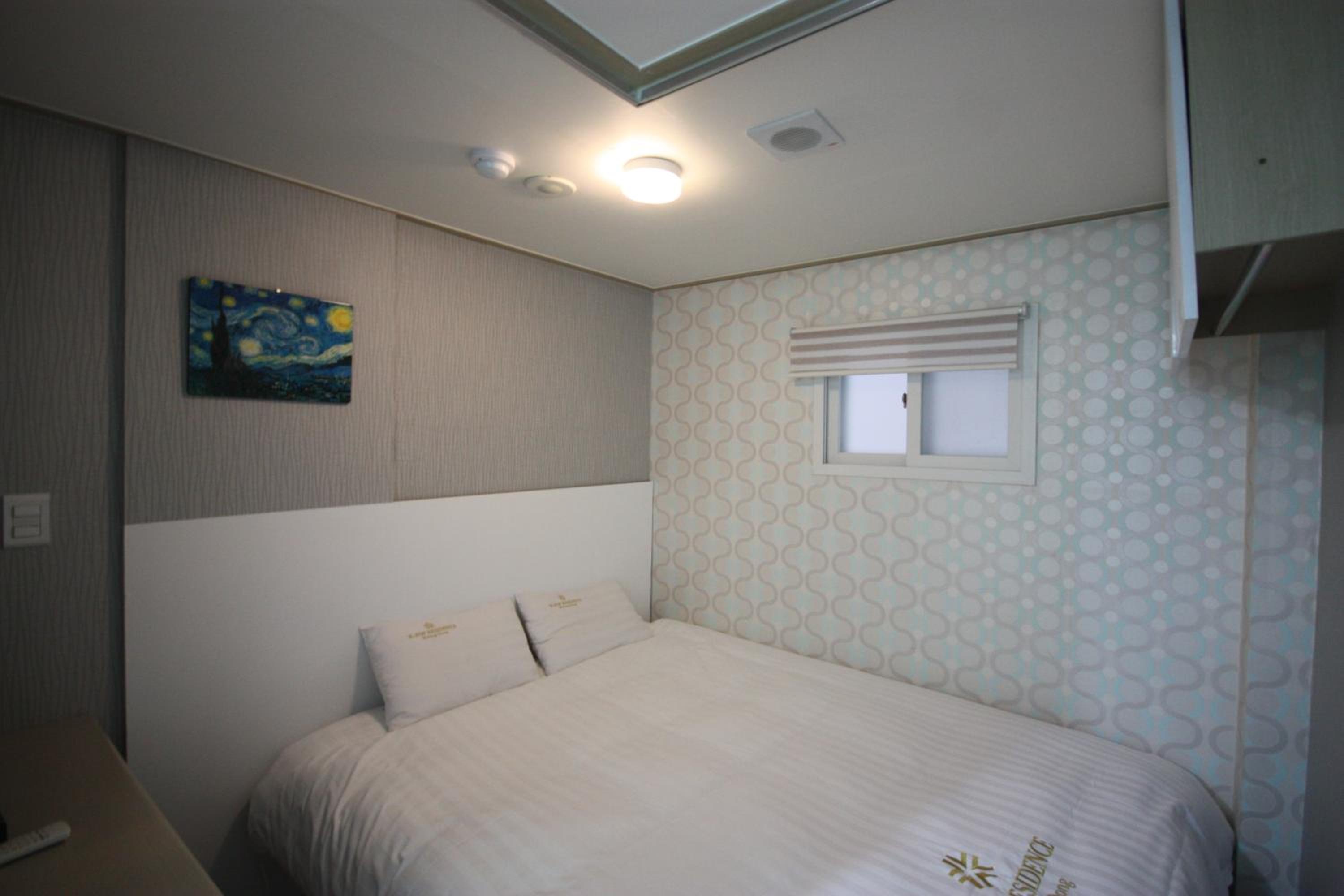 Double Room - Photo 2