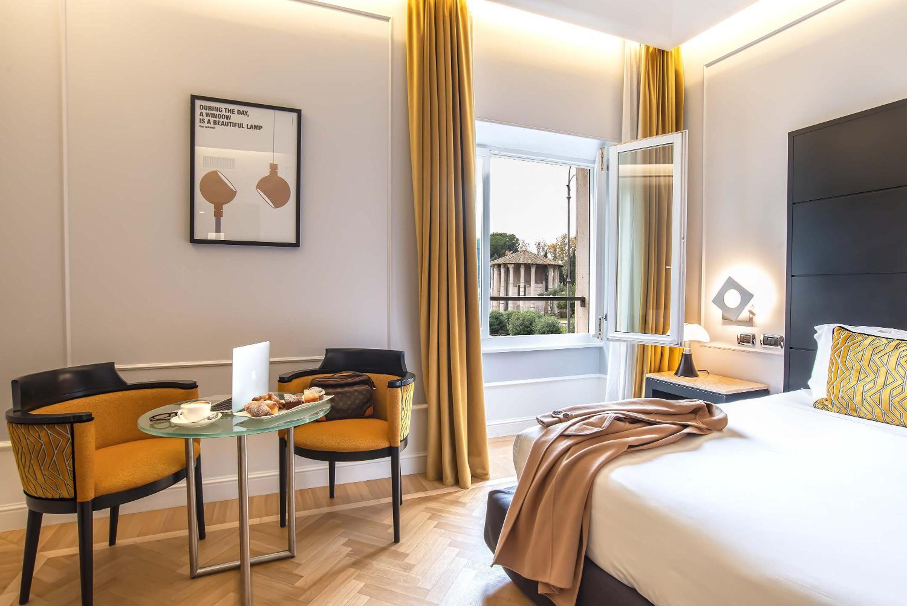 Deluxe Double or Twin Room with City View photo 1