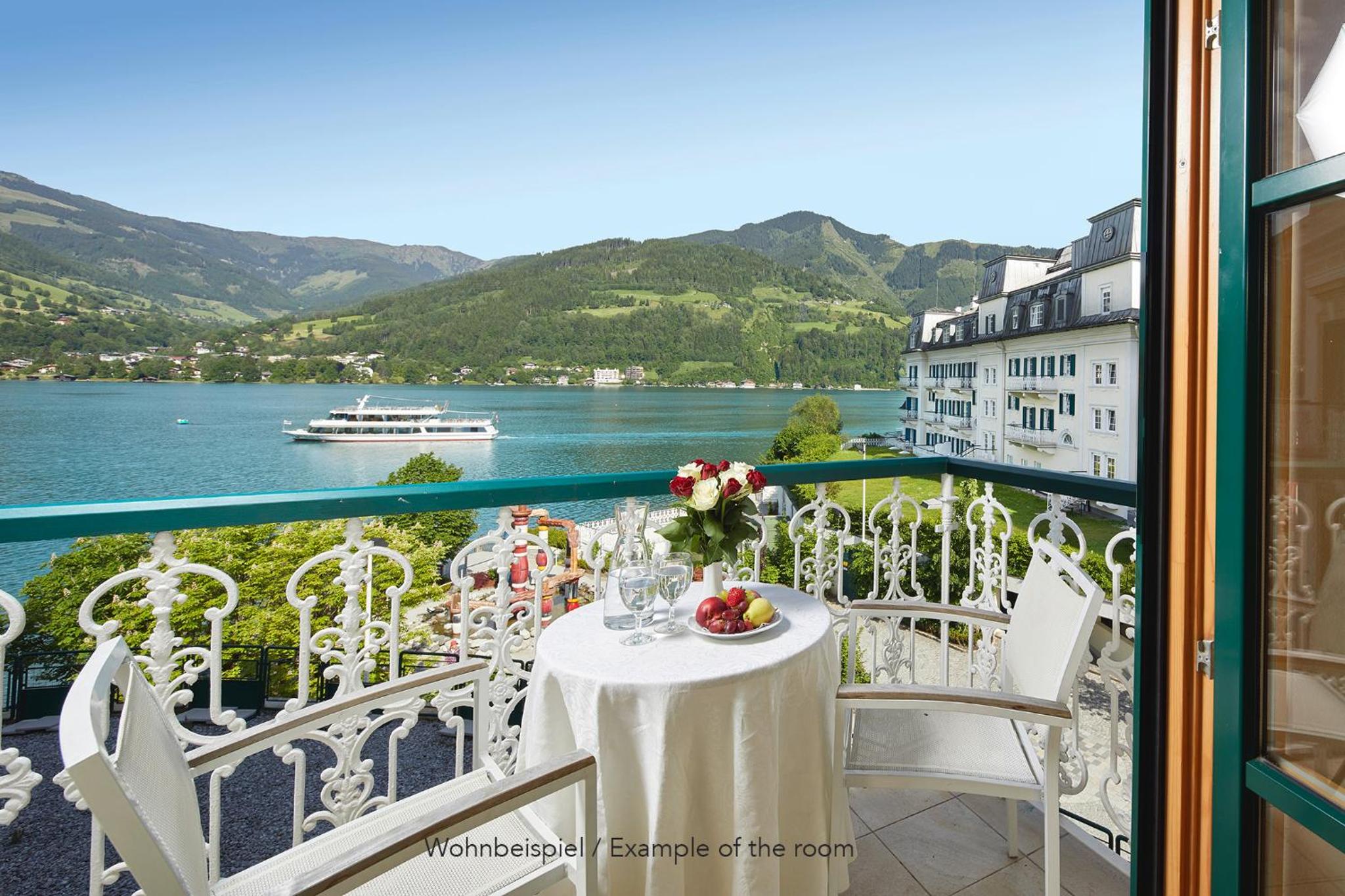 Comfort Double Room with Lateral Lake View and Balcony - Photo 3