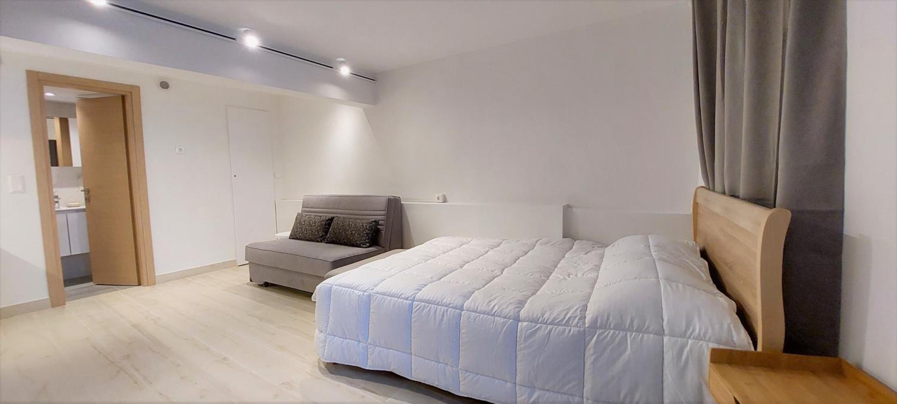 Studio Apartment photo 1