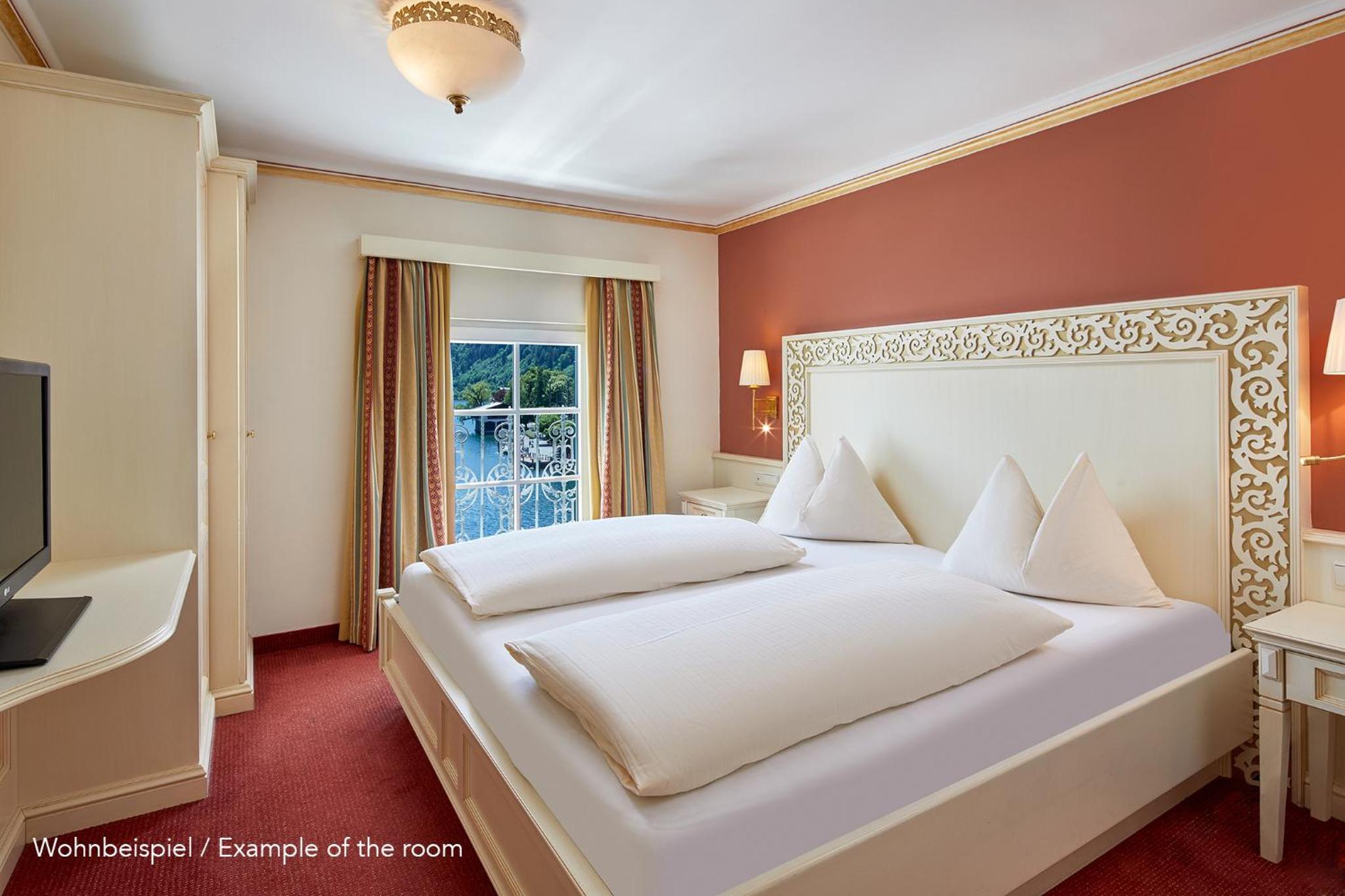 Grand Two-Bedroom Suite with Balcony and Lake View - Photo 6