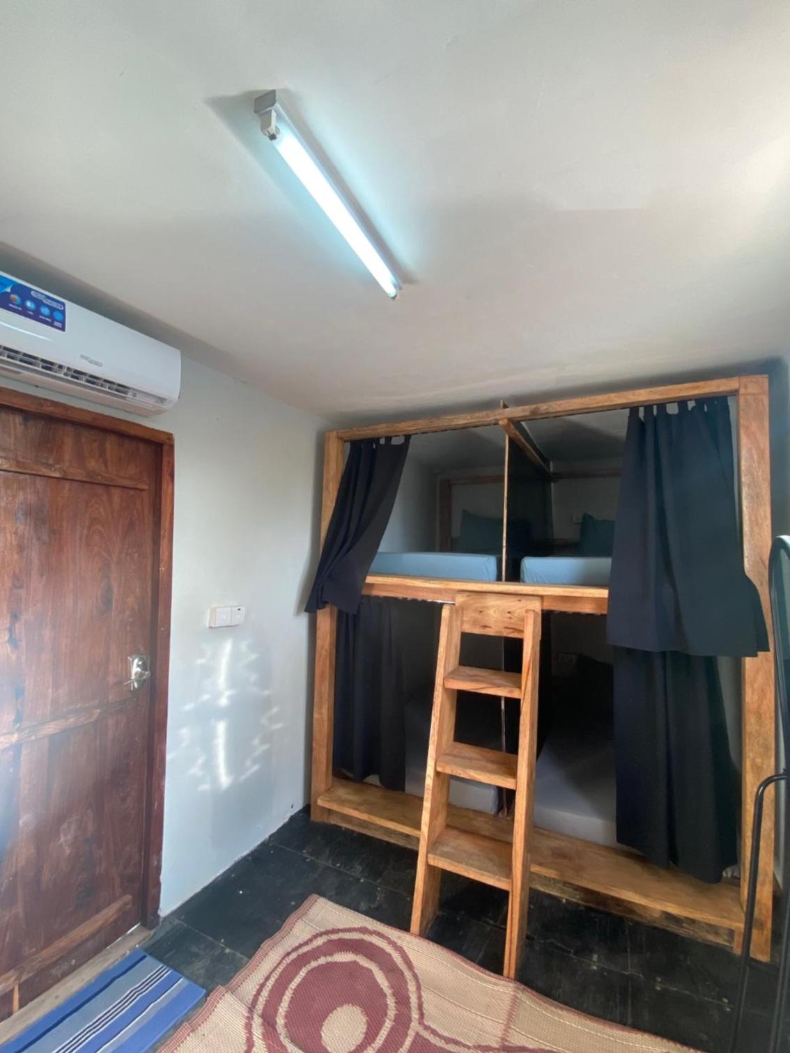 Bed in 6-Bed Mixed Dormitory Room