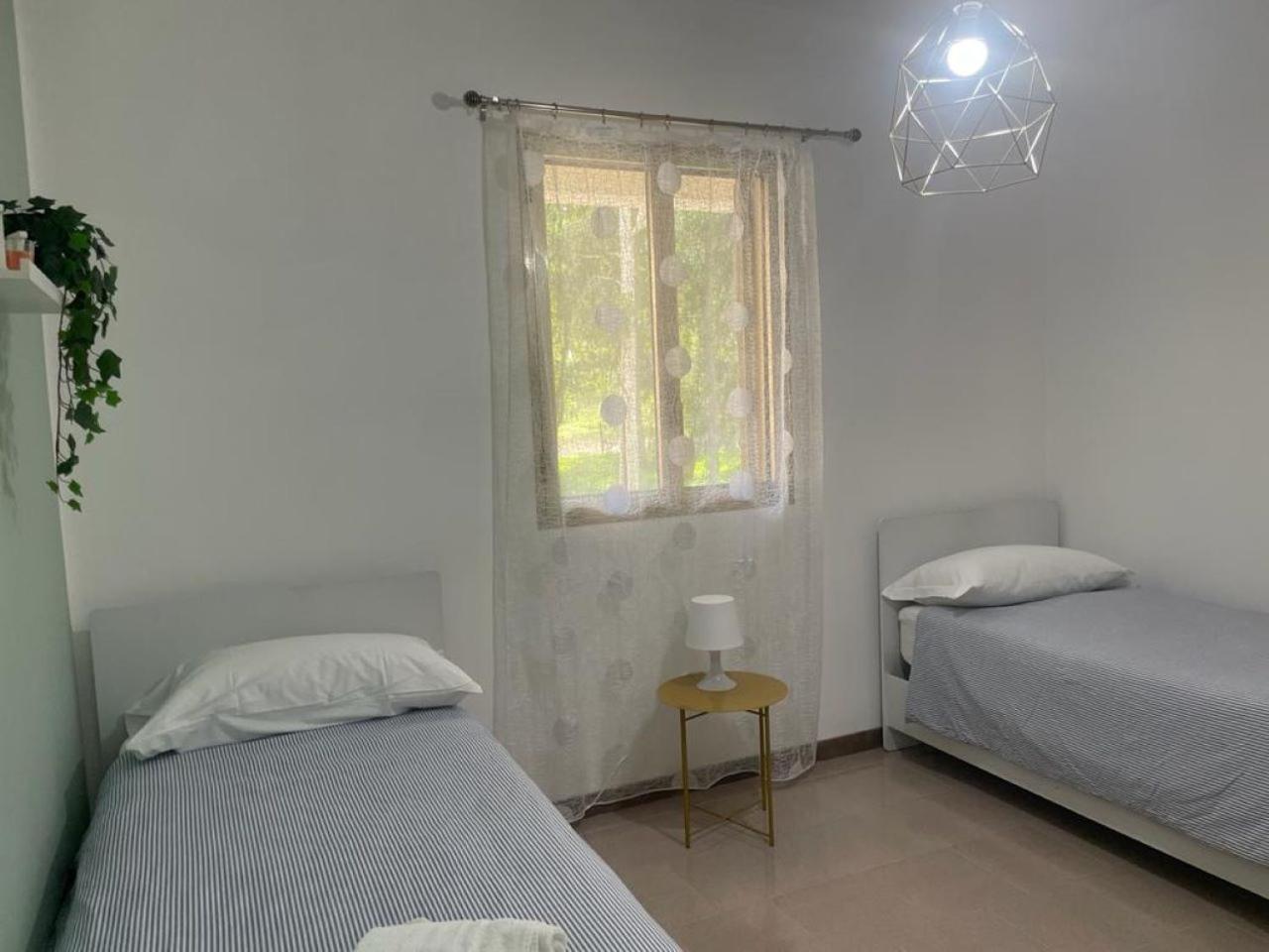 Double or Twin Room with Private Bathroom - Photo 10