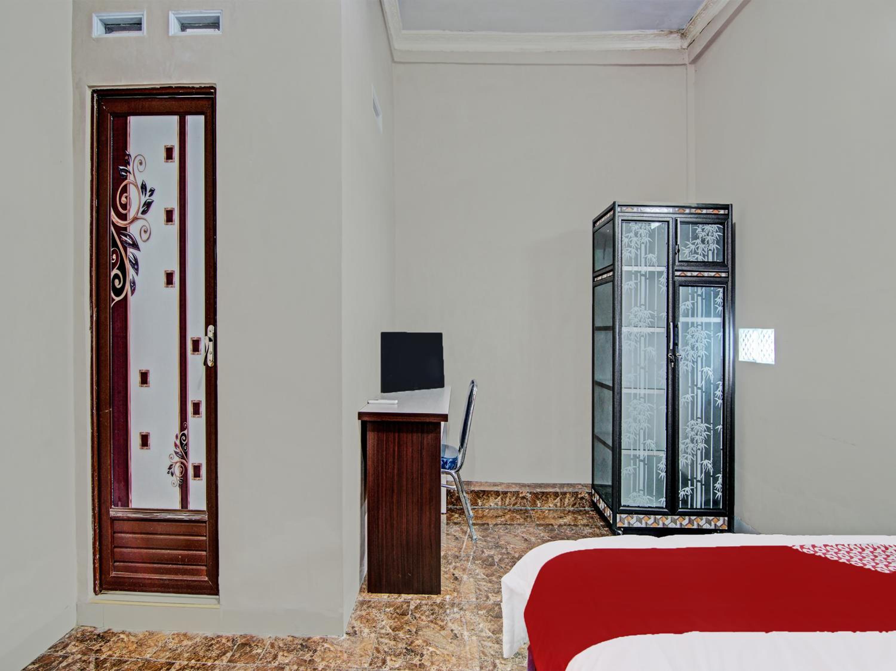 Deluxe King Room photo 3