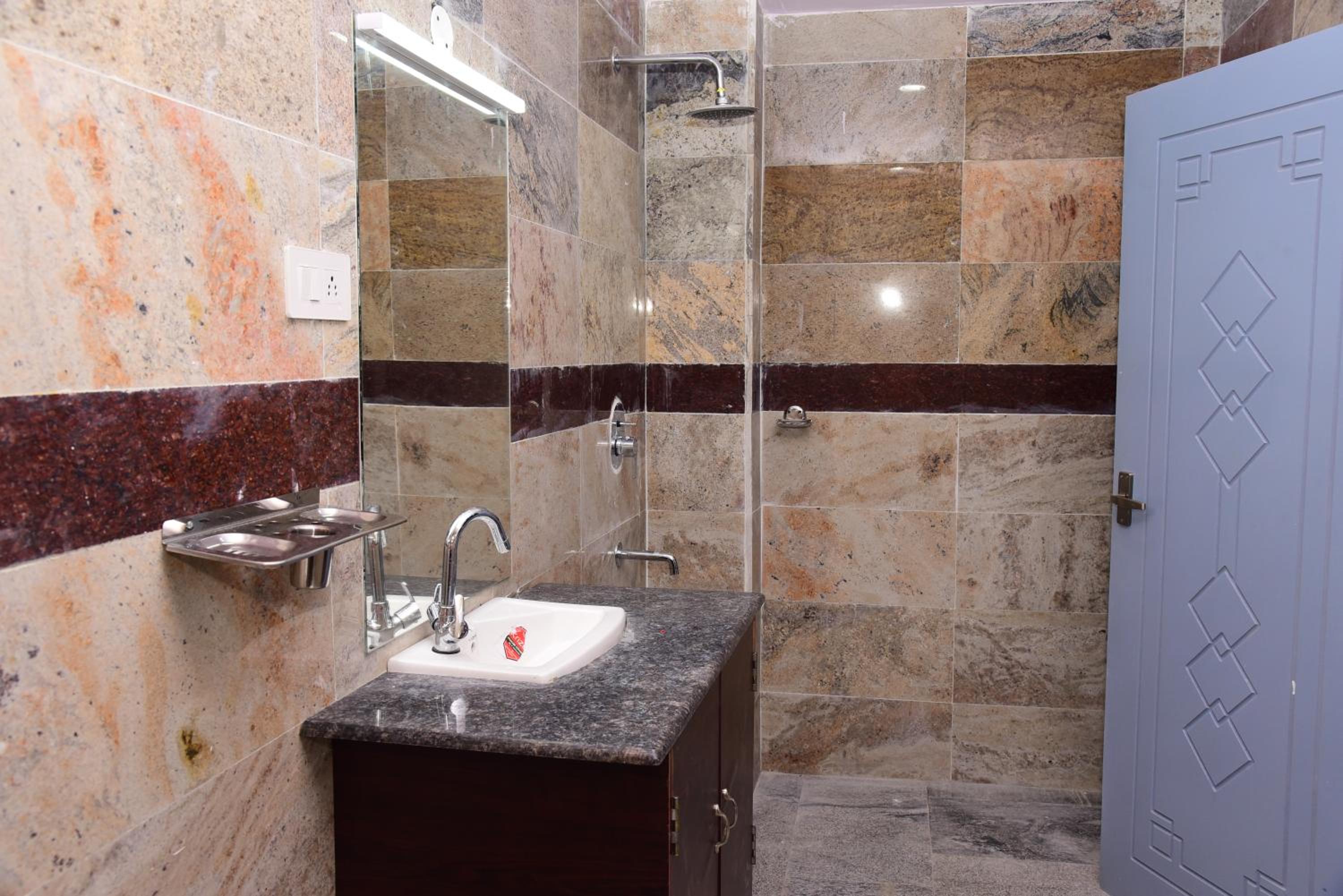 Deluxe Twin Room - Photo 2