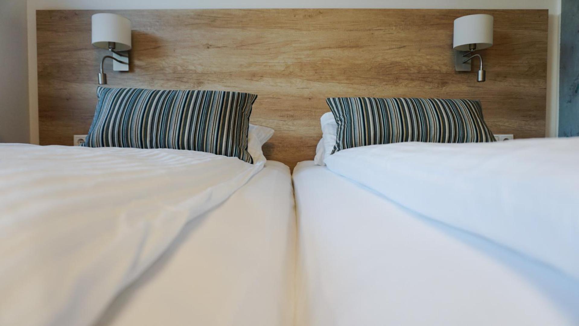 Double Room with Private Bathroom - Photo 7