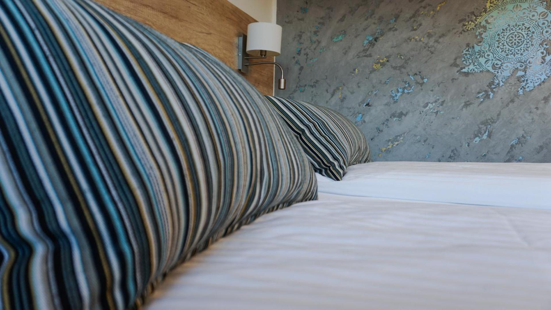 Double Room with Private Bathroom - Photo 6