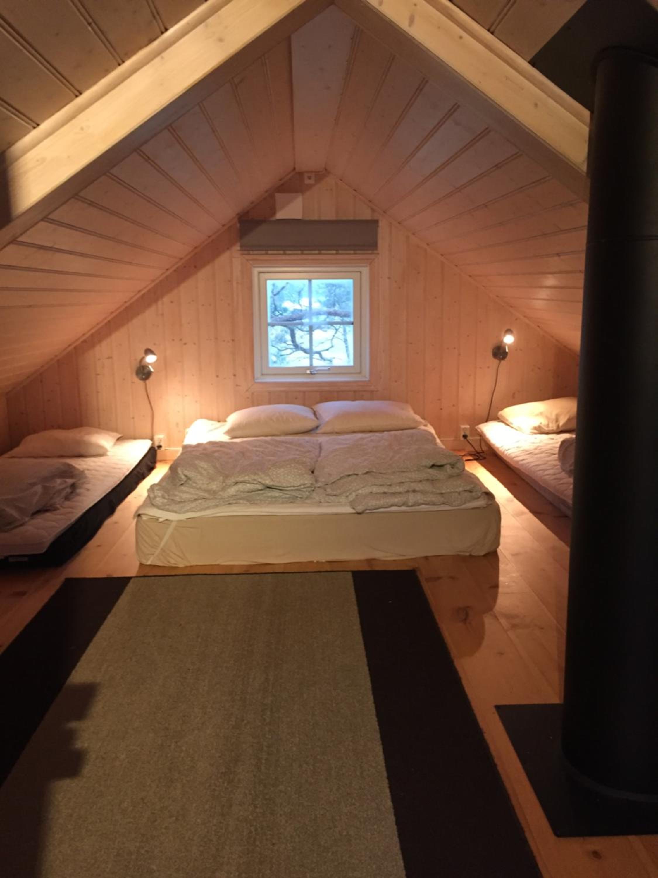 One-Bedroom Apartment - Photo 12