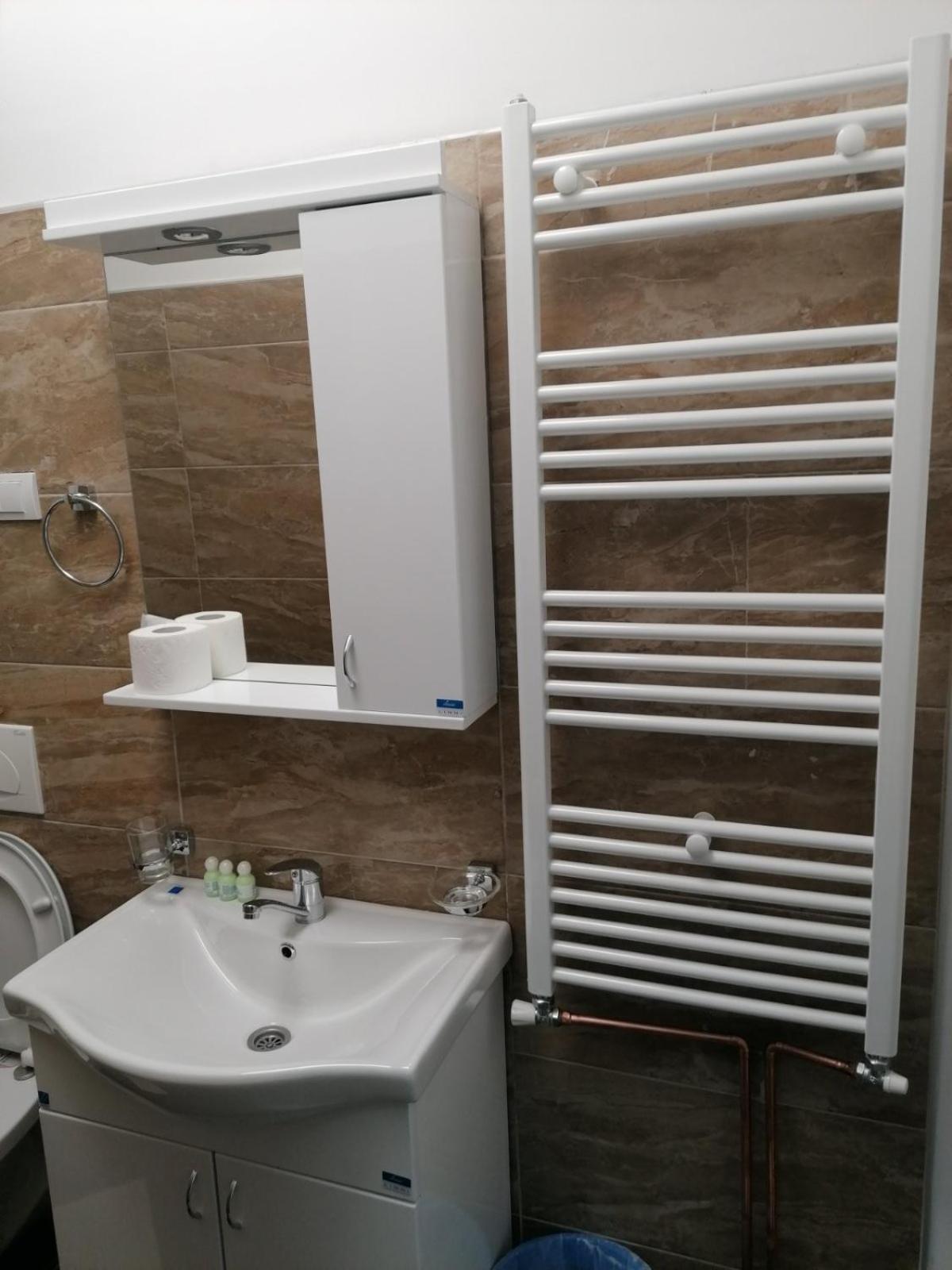 Double Room - Disability Access photo 3