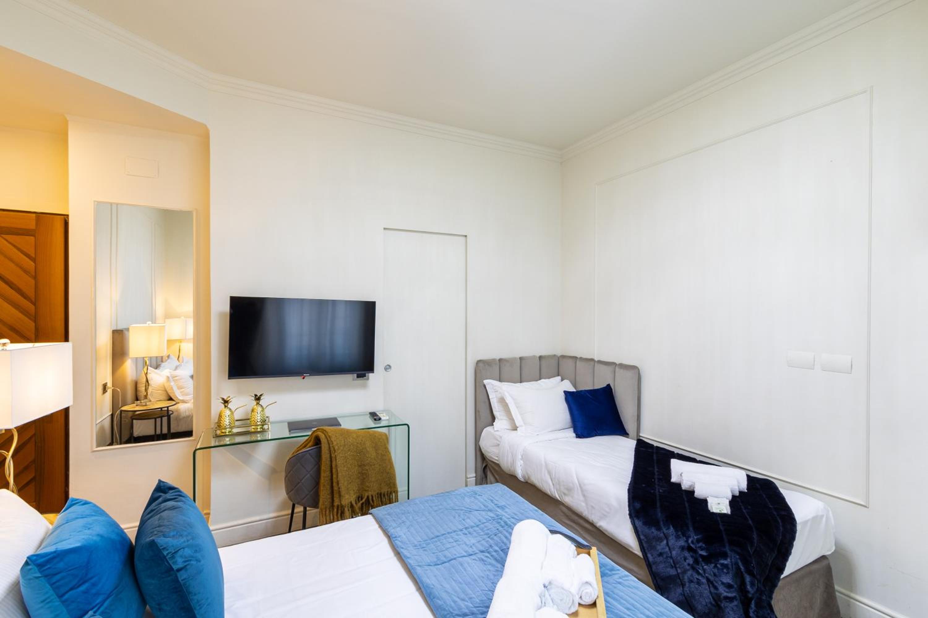 Triple Room With Private Bathroom
