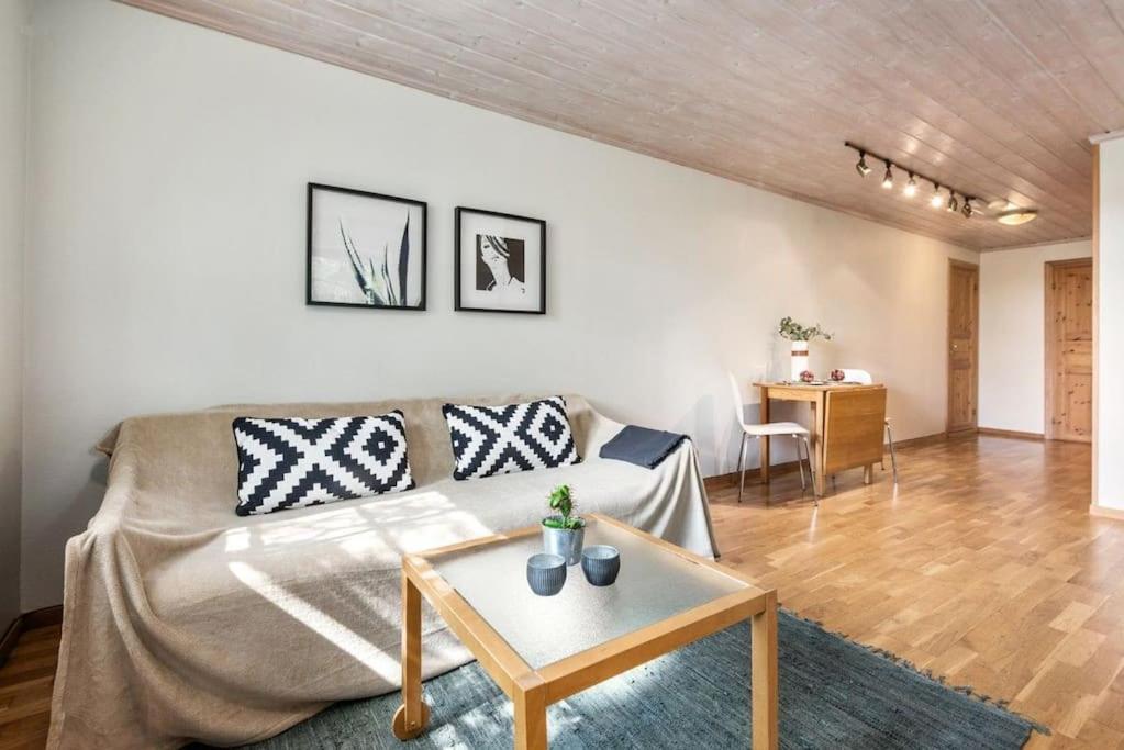 One-Bedroom Apartment photo 2