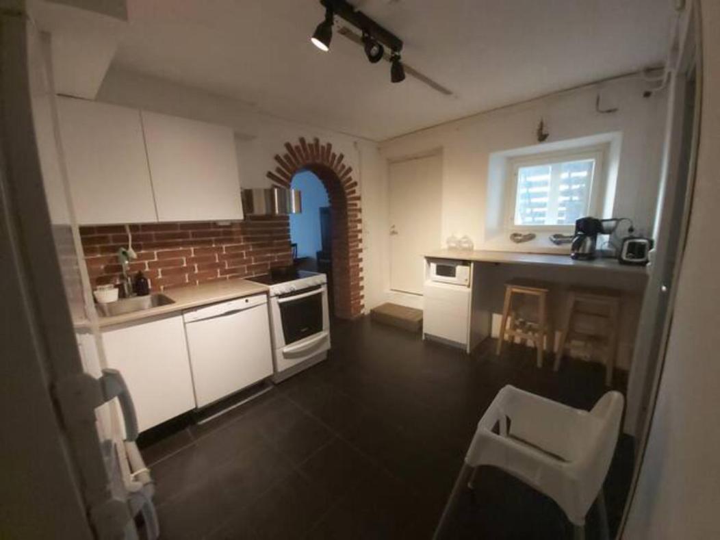 One-Bedroom Apartment - Photo 8
