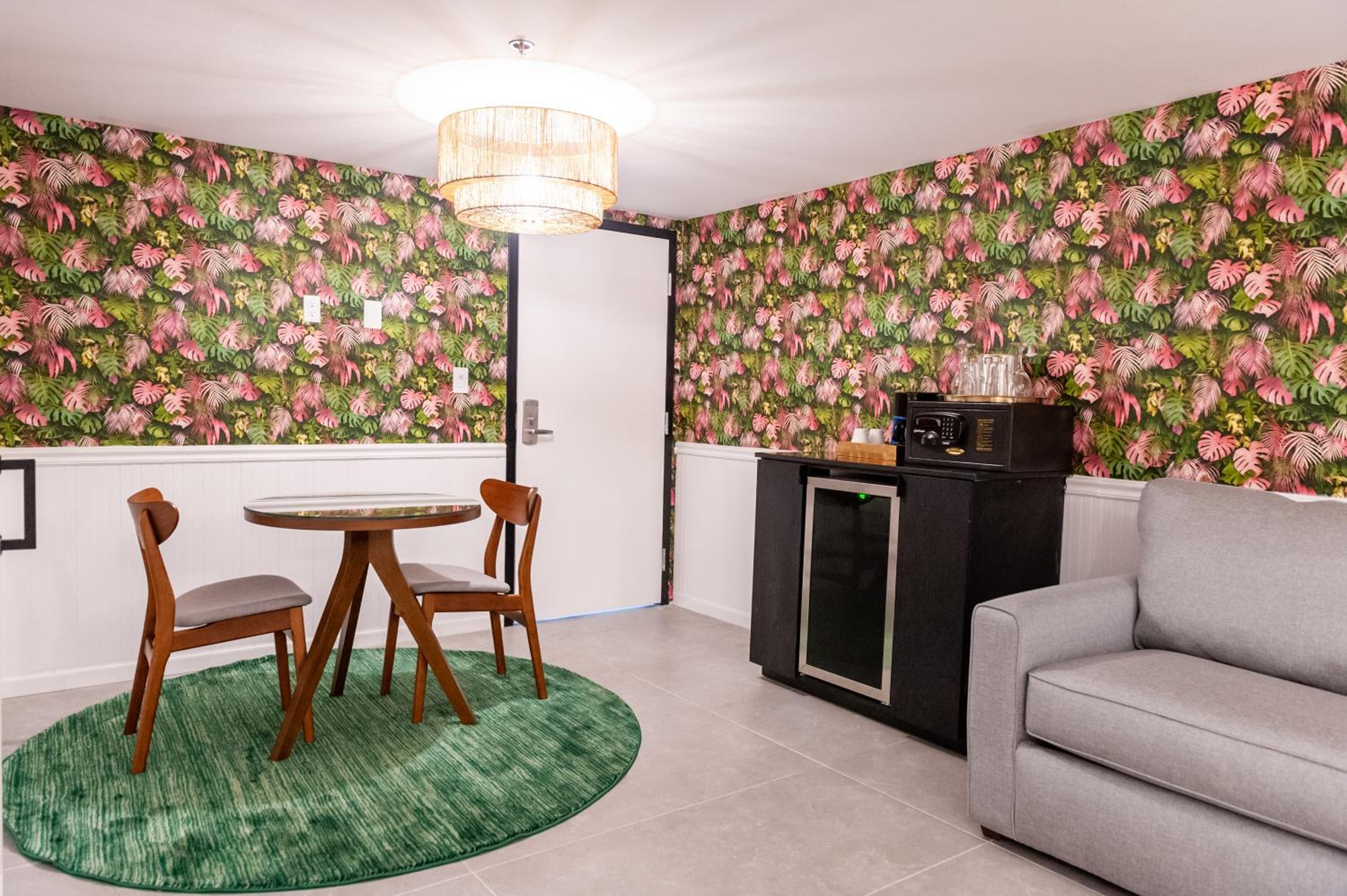 Superior King Room - Photo 8