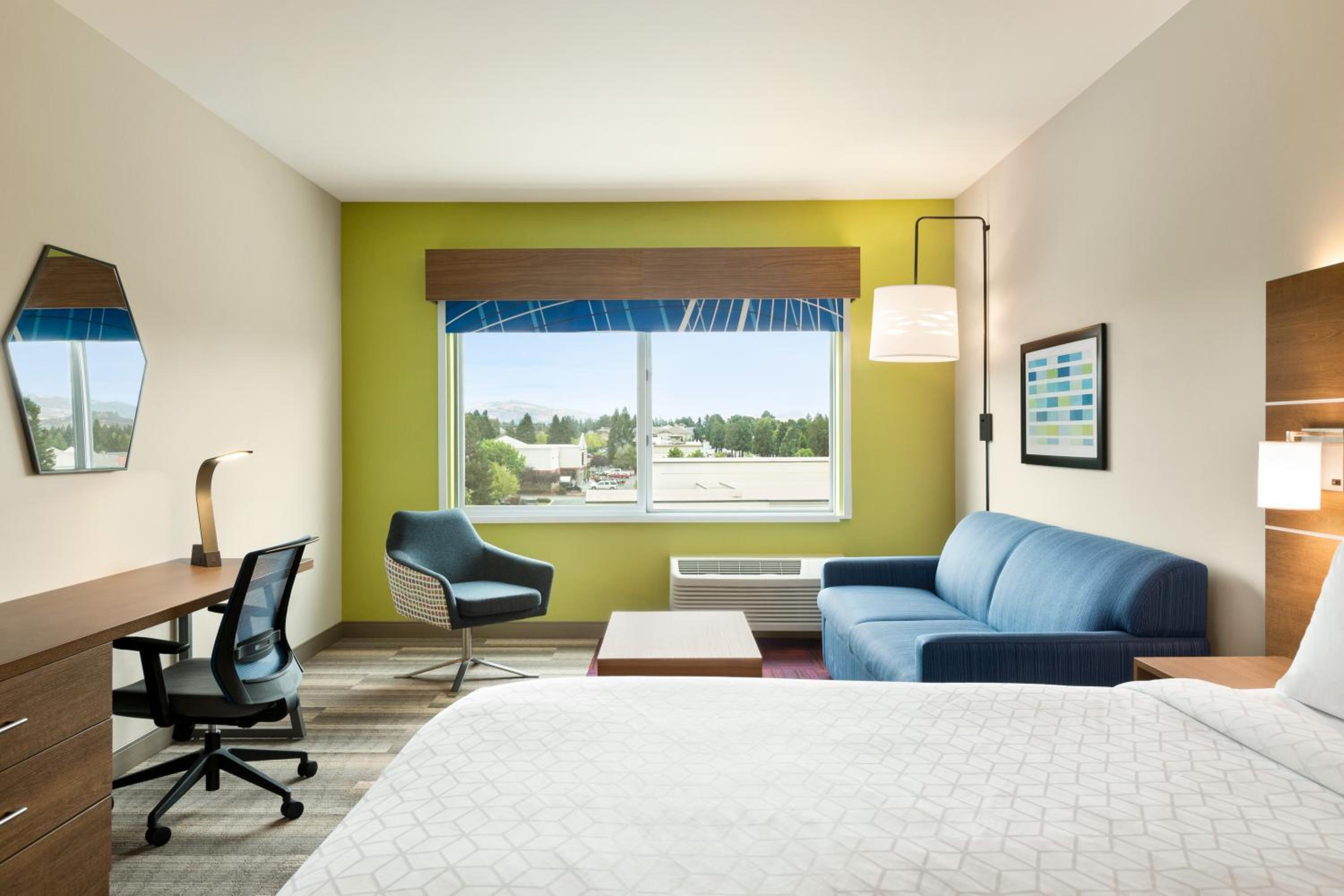 King Suite - Photo 2