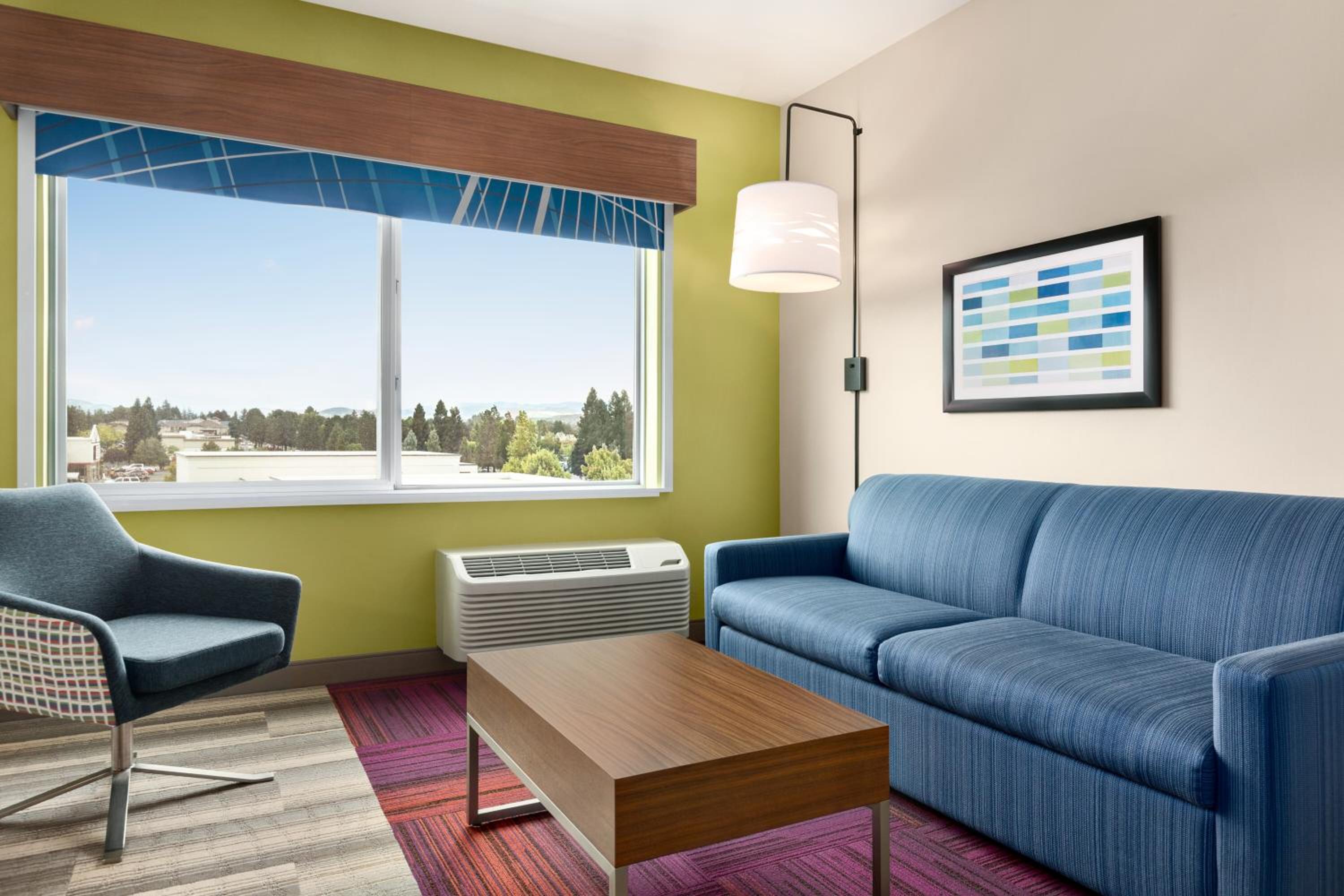 King Suite - Photo 3