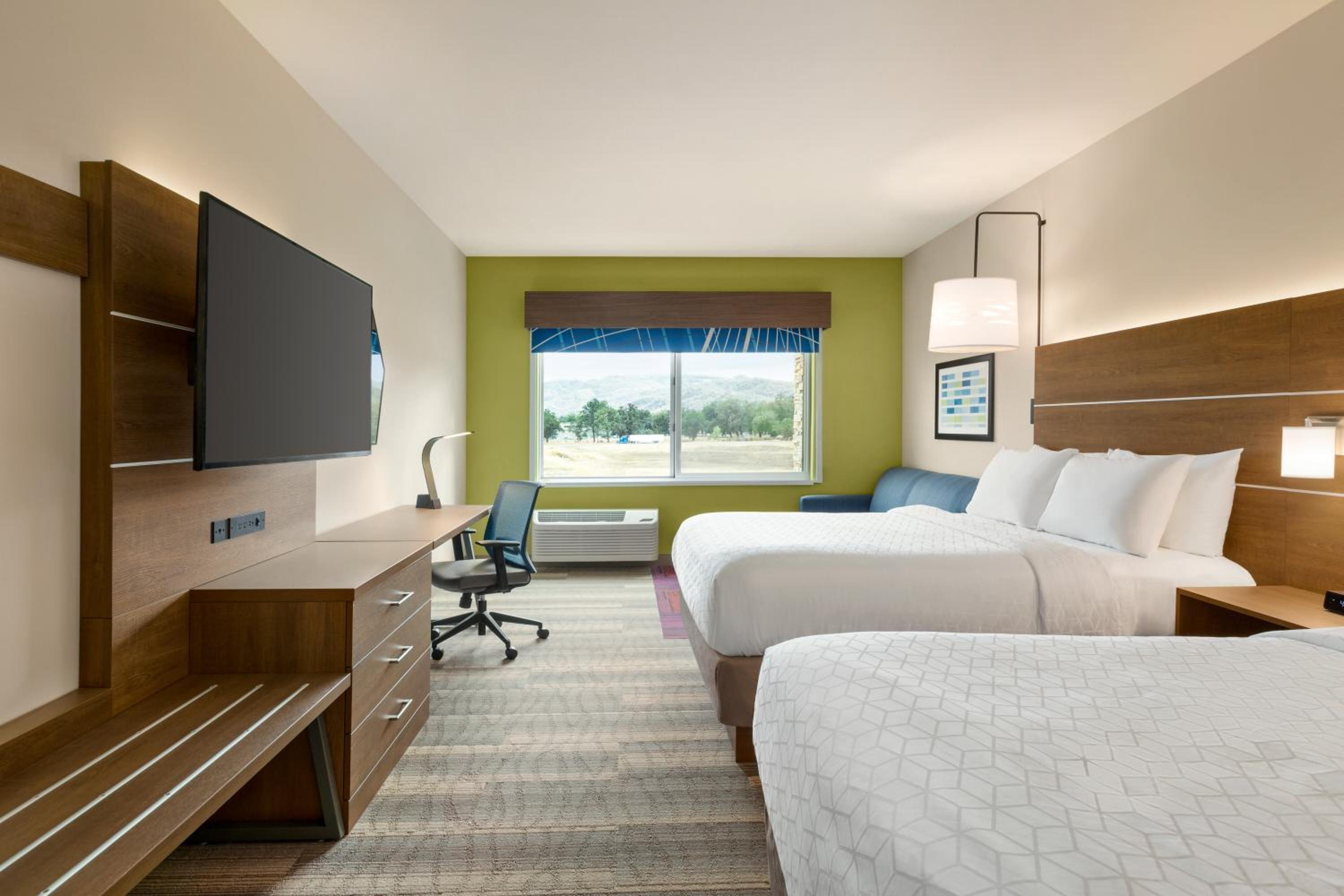 Queen Suite with Two Queen Beds - Photo 1