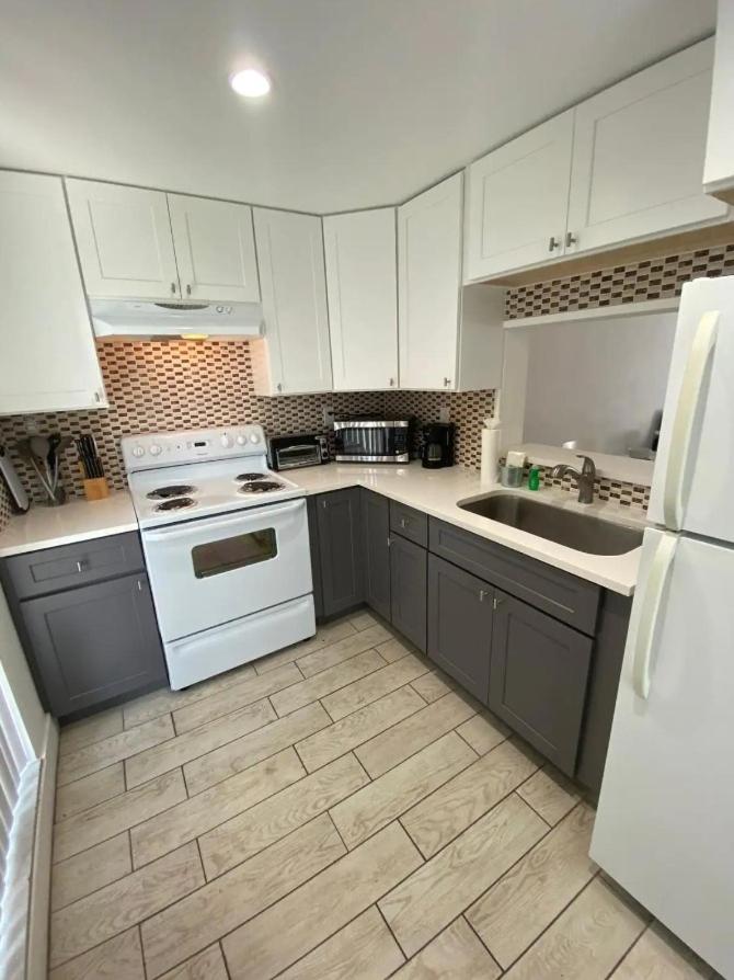 Two-Bedroom Apartment - Photo 3