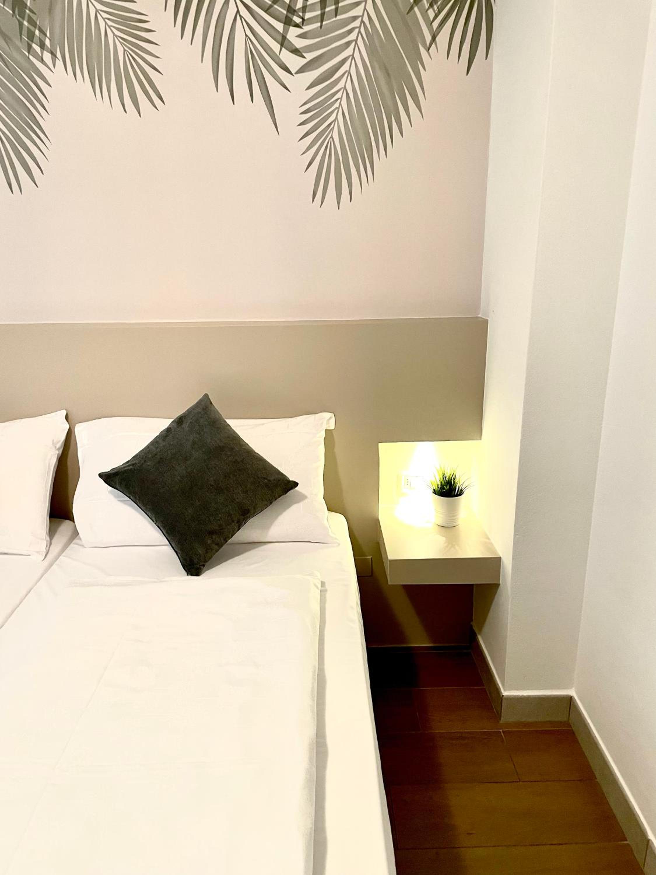 Two-Bedroom Apartment with Garden photo 3