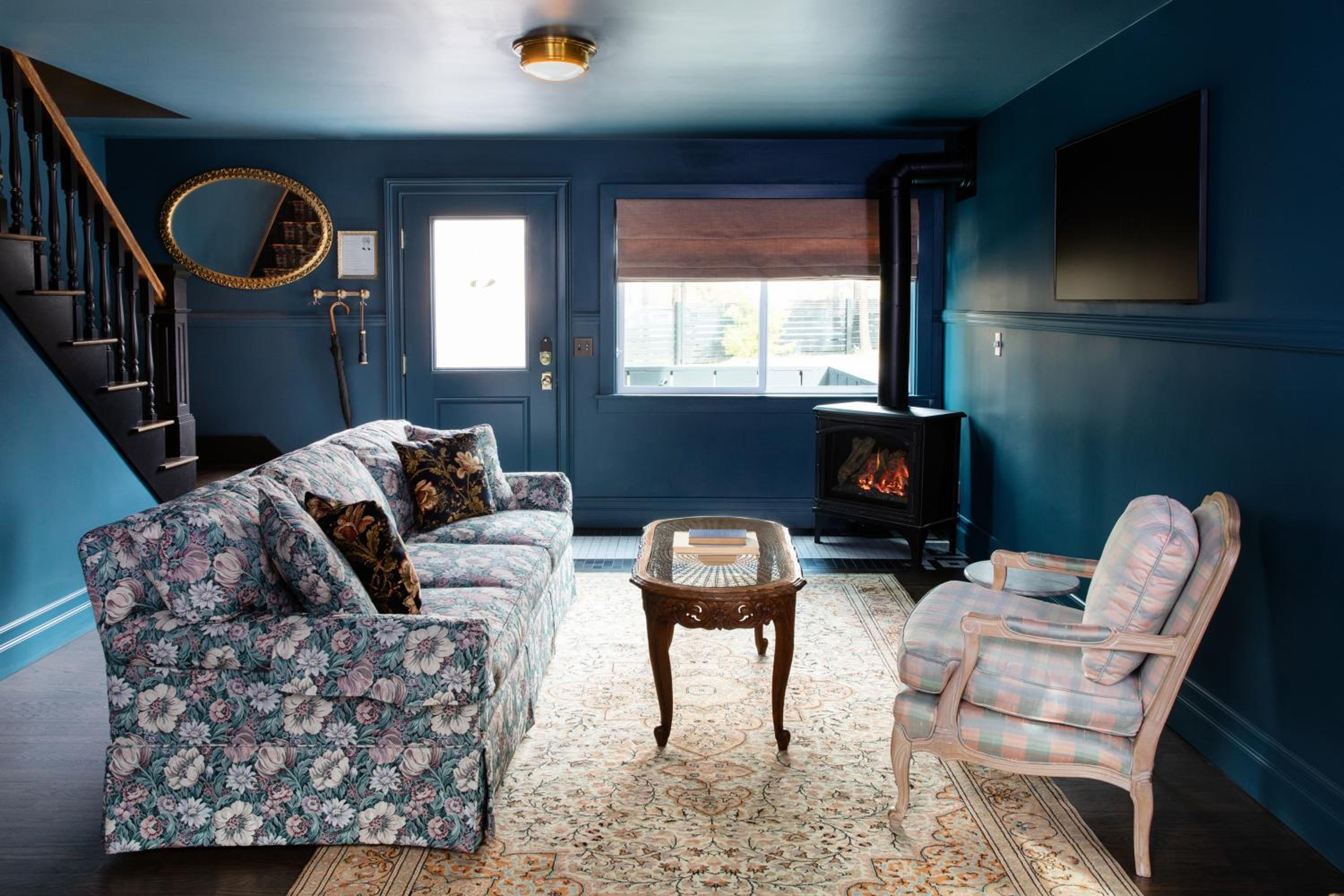Two-Bedroom House - Photo 3