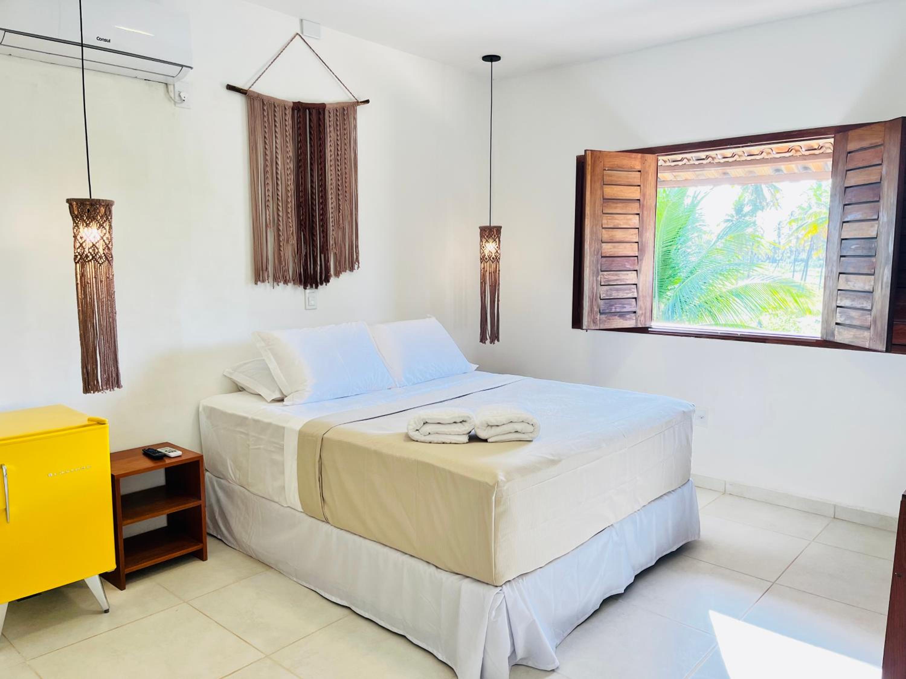 Queen Suite with Pool View photo 2