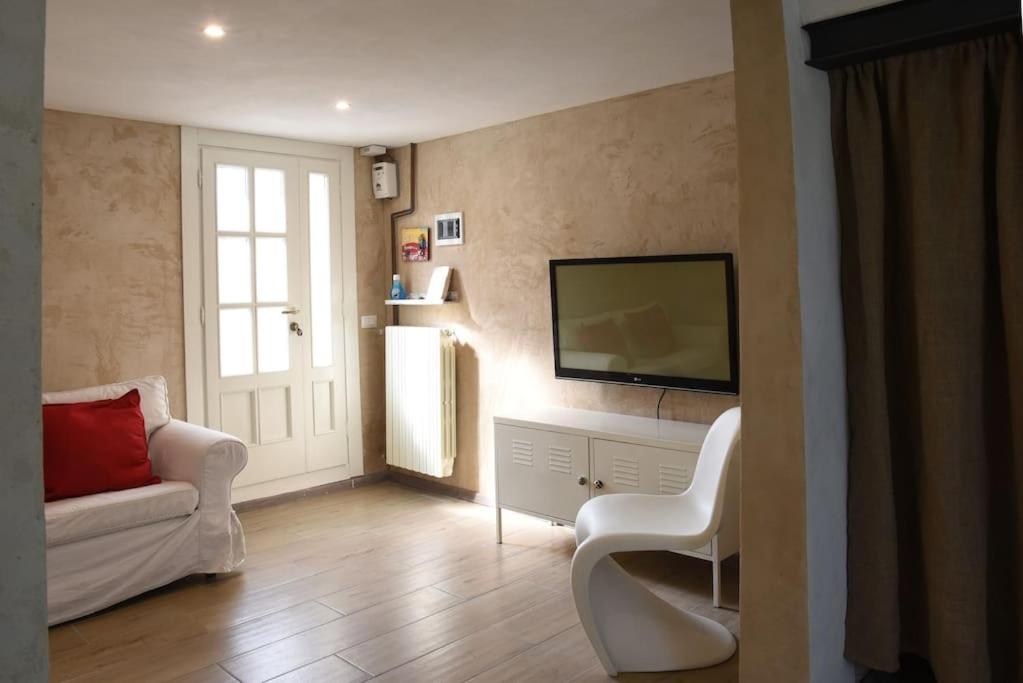 Two-Bedroom House photo 2