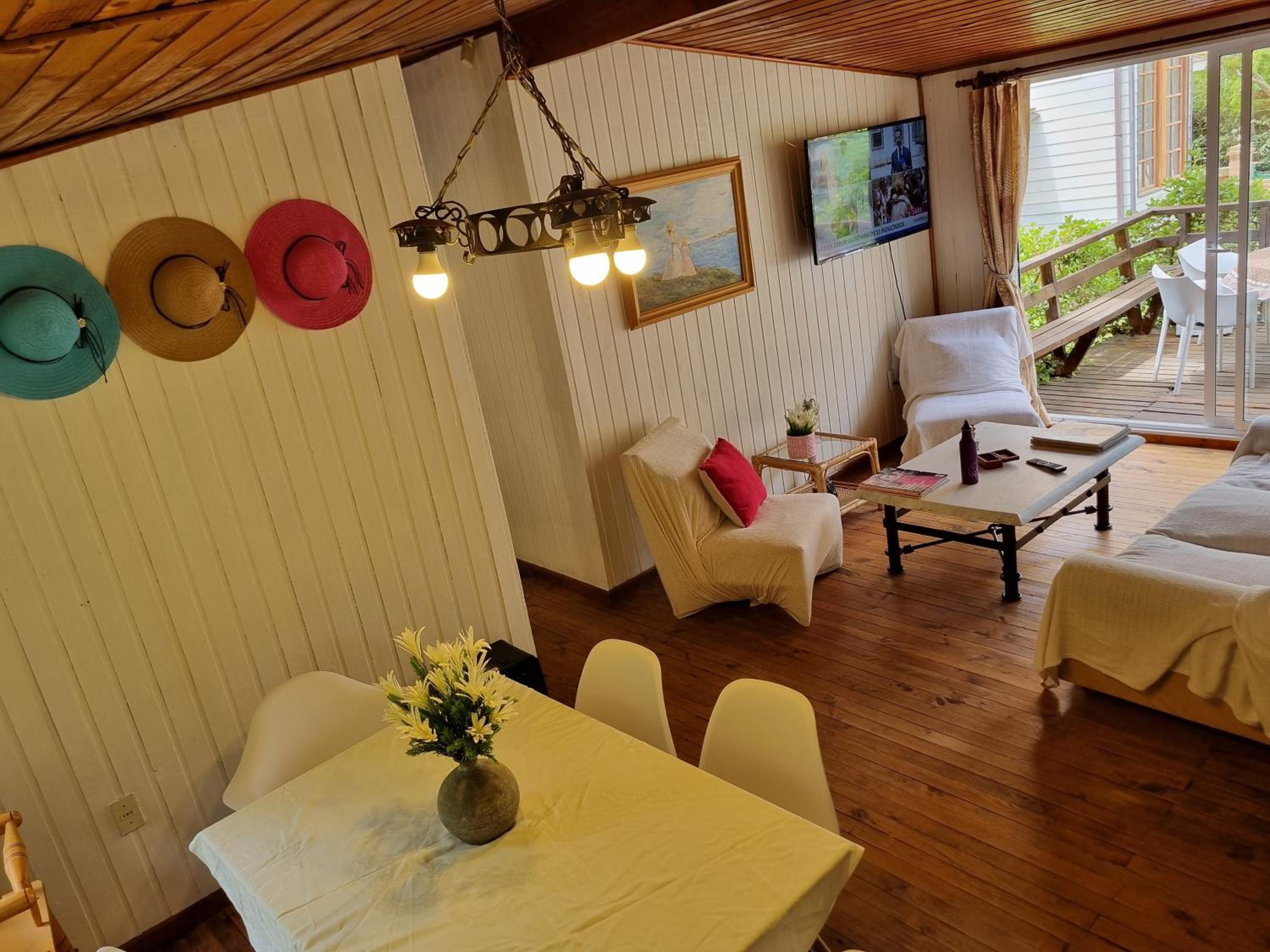 Three-Bedroom House photo 2