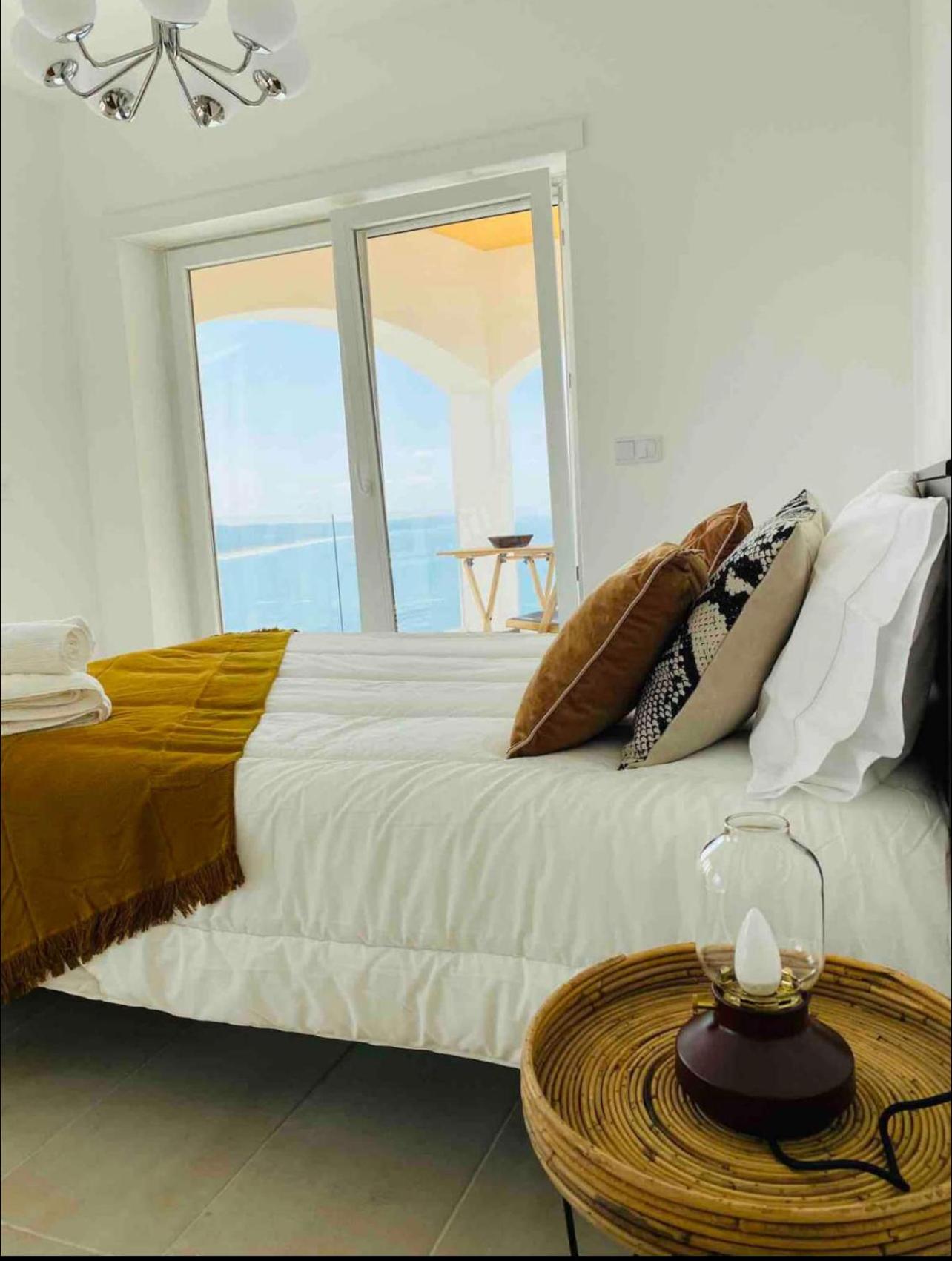 Double Room with Balcony and Sea View - Photo 1