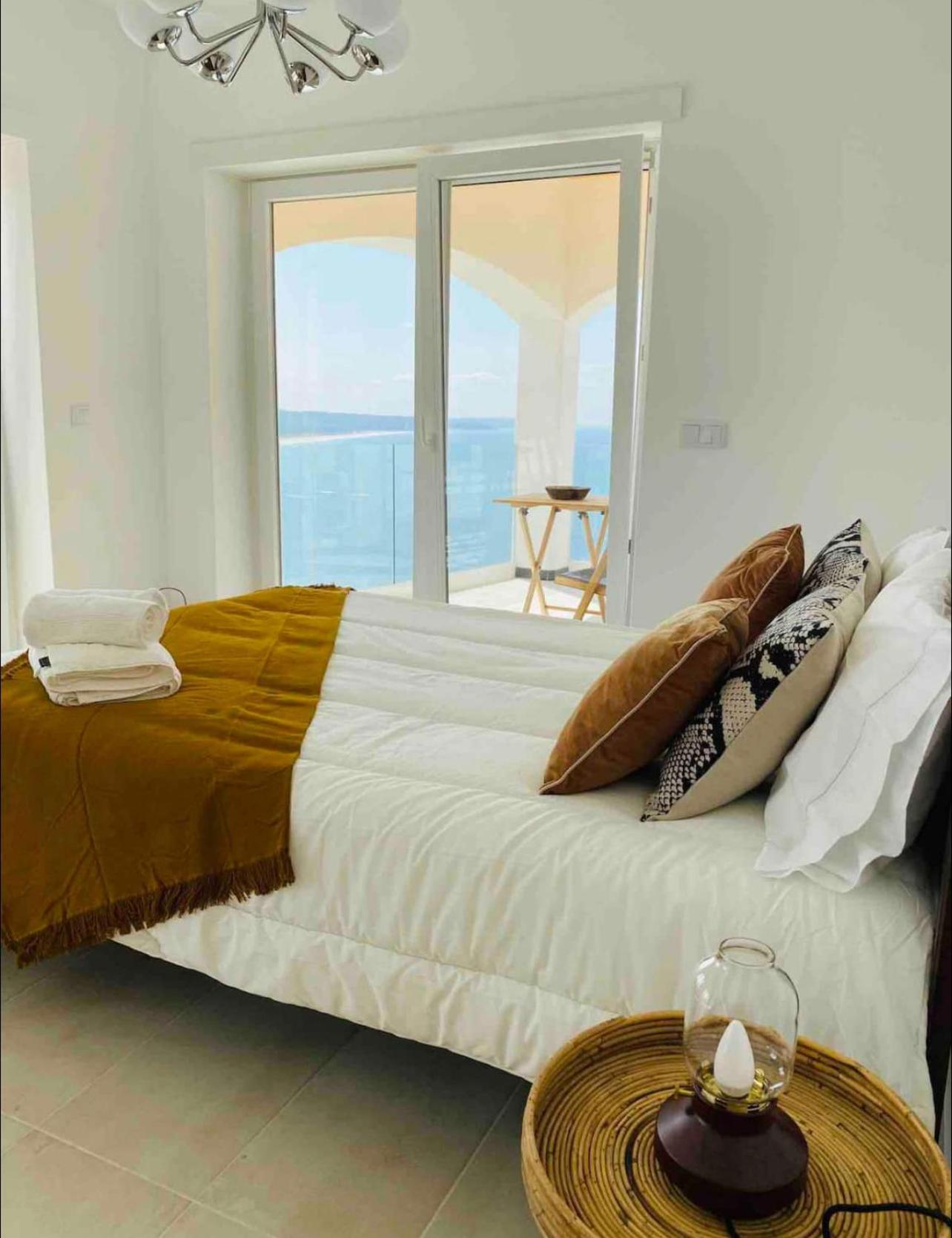 Double Room with Balcony and Sea View - Photo 5