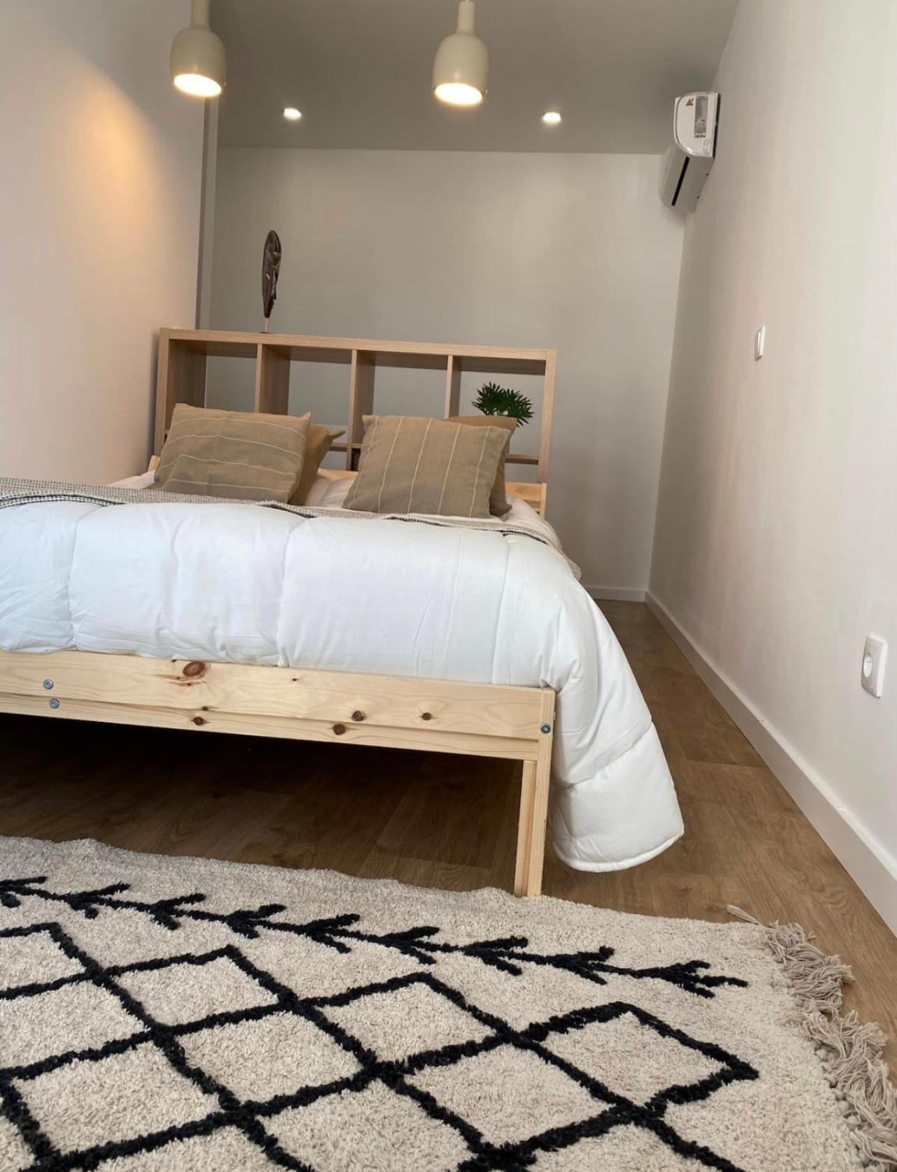 Deluxe Double Room with Side Sea View - Photo 9