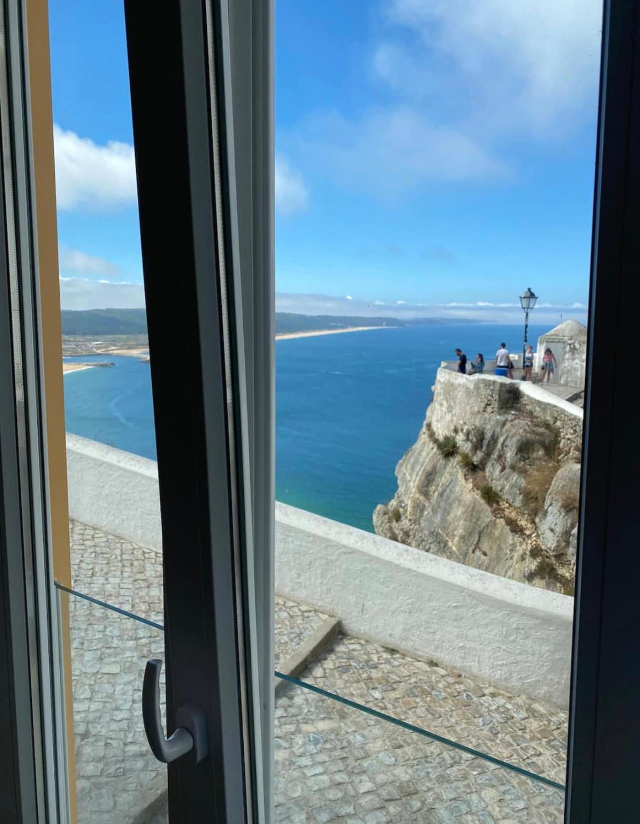 Deluxe Double Room with Side Sea View - Photo 5