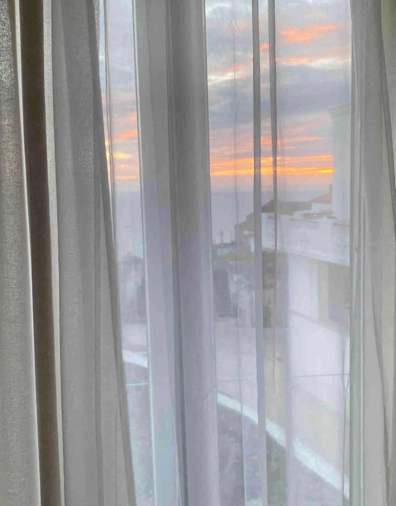 Deluxe Double Room with Side Sea View - Photo 15