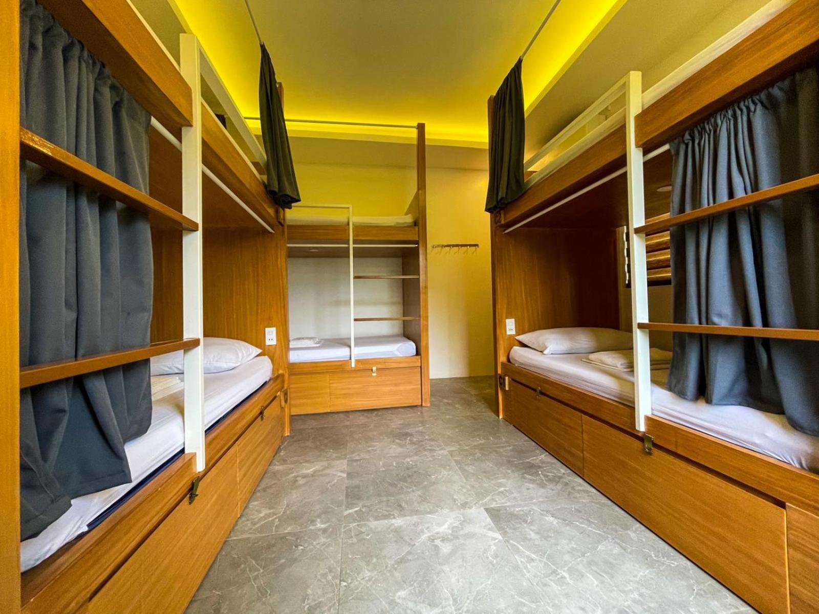 6-Bed Mixed Dormitory Room photo 1