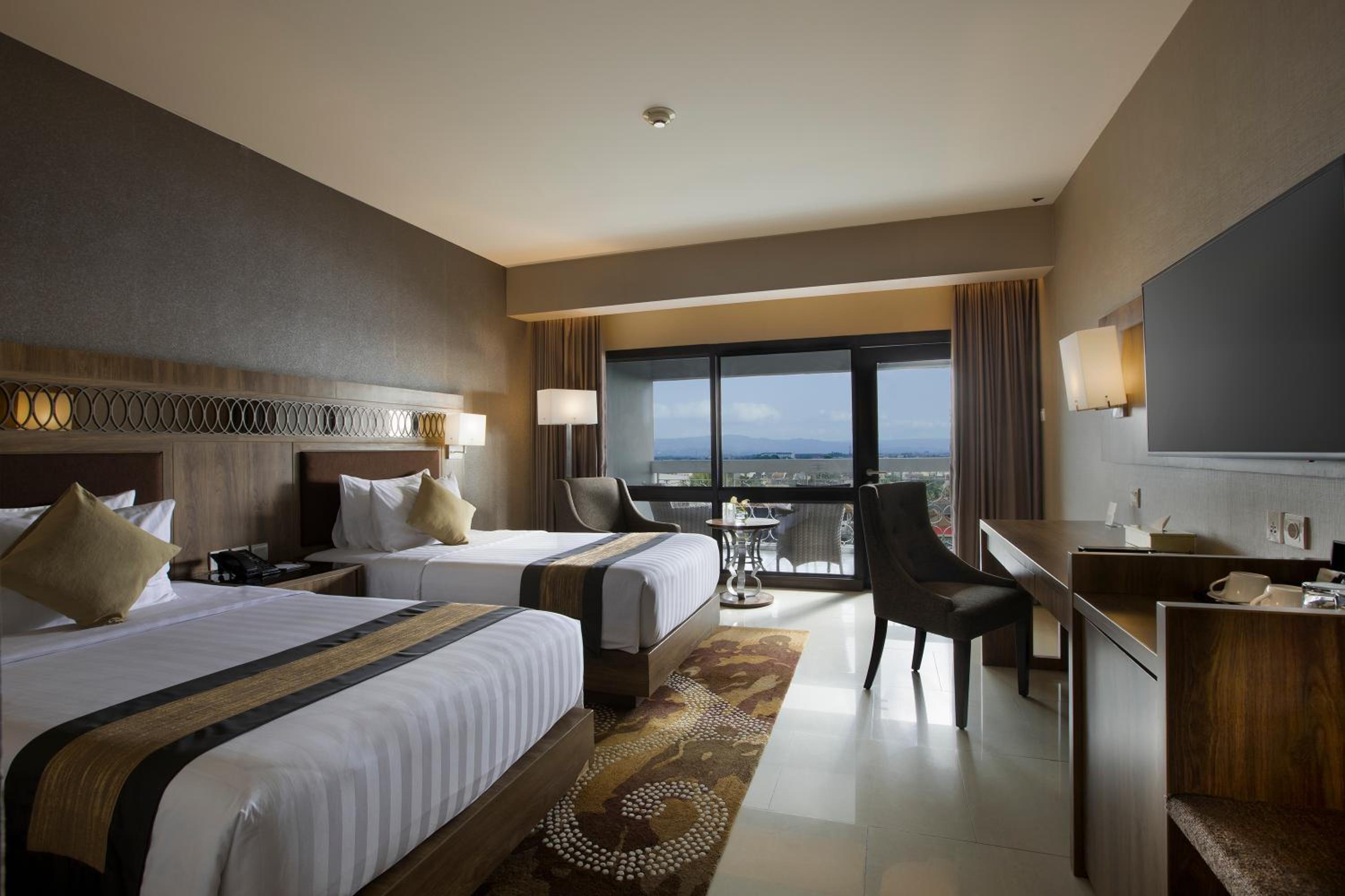 Royal Premiere Twin Room