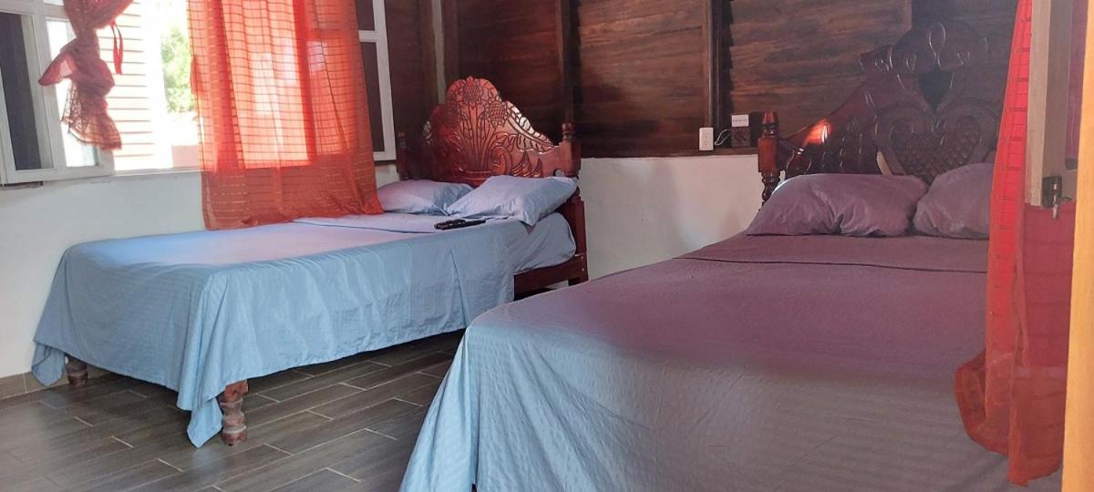 Quadruple Room with Private Bathroom - Photo 1