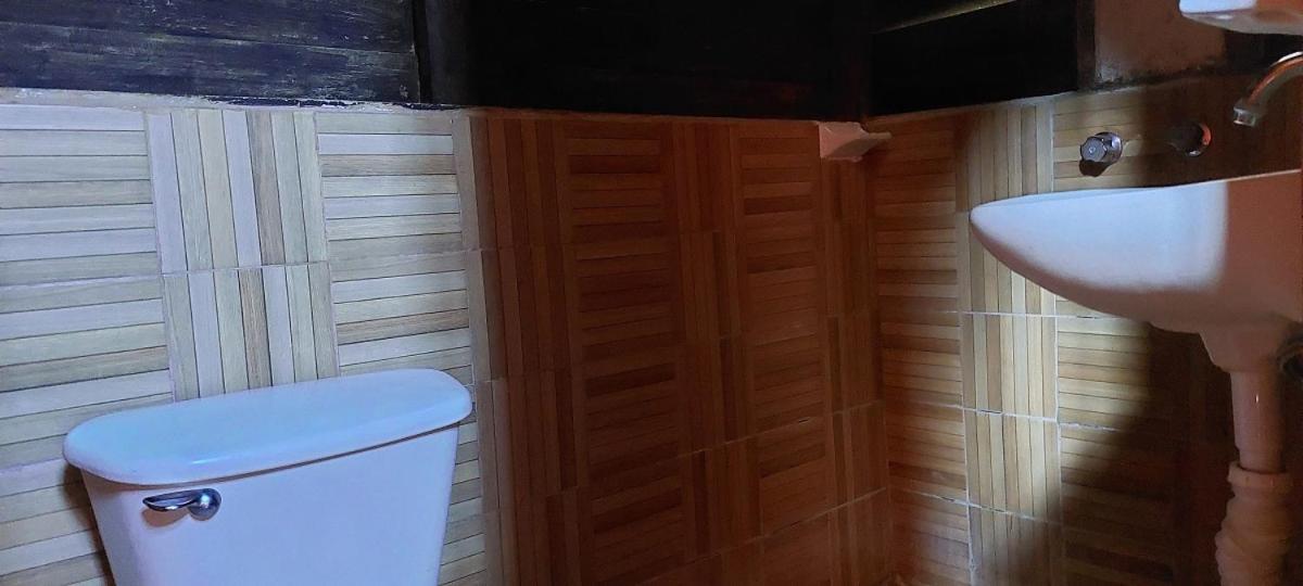 Quadruple Room with Private Bathroom - Photo 5